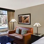 Doubletree By Hilton Phoenix- Tempe