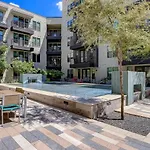 Frontdesk Vela At Tempe Town Lake Apts