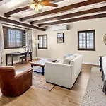 Lodge On The Desert
