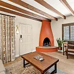 Lodge On The Desert