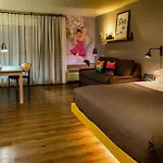 Moxy Phoenix Tempe/Asu Area