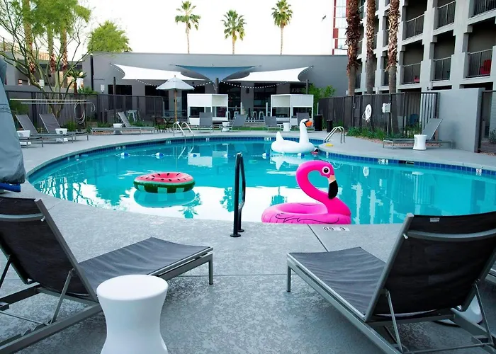 Moxy Phoenix Tempe/Asu Area
