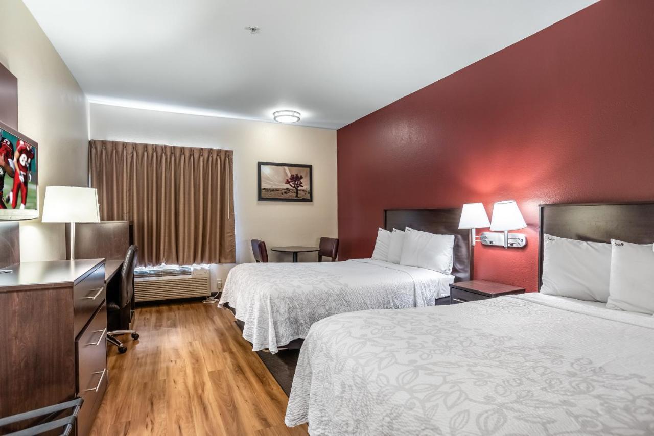 Hotel Red Roof Plus+ - Phoenix Airport 3*