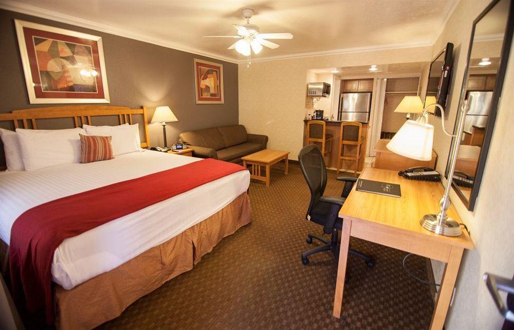 Tempe/phoenix Airport Innsuites & Hotel