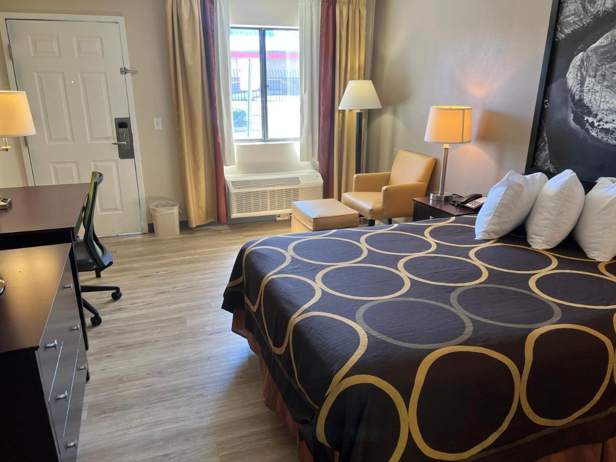 Hotel Super 8 By Wyndham Tucson/grant Road Area Az 2*