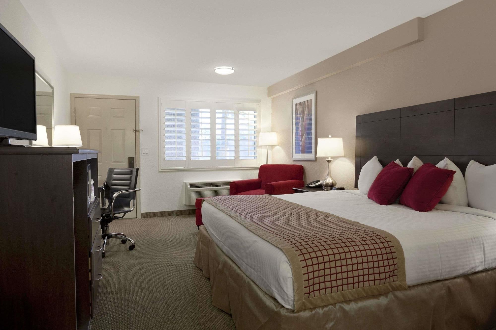 Hotel Infinity & 3*