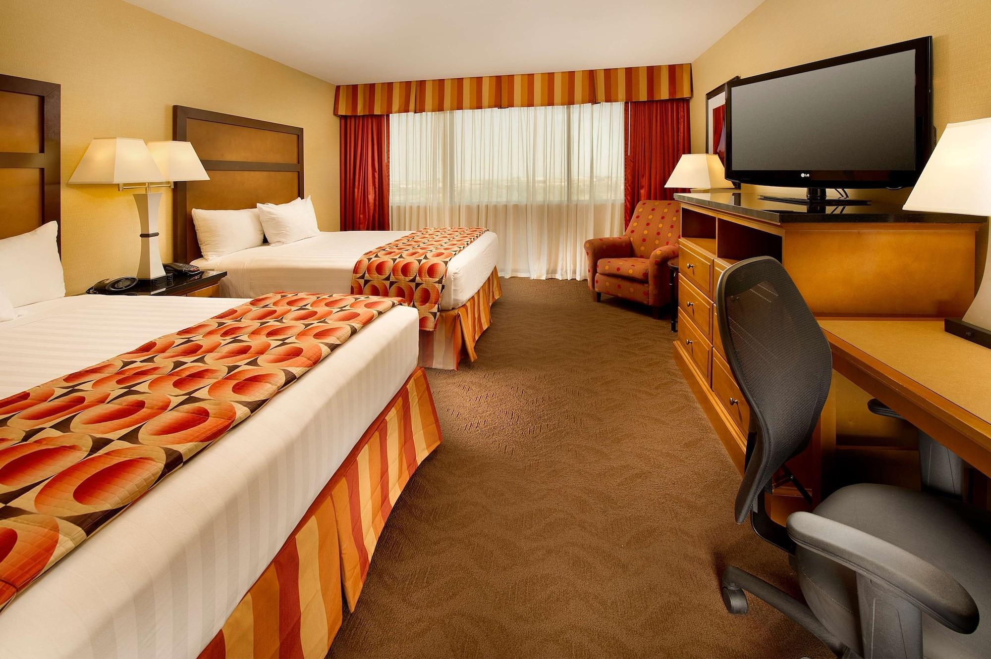 Hotel Drury & Airport