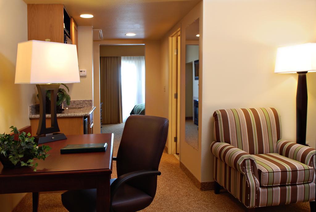 Country & By Radisson, Mesa, Az 3*