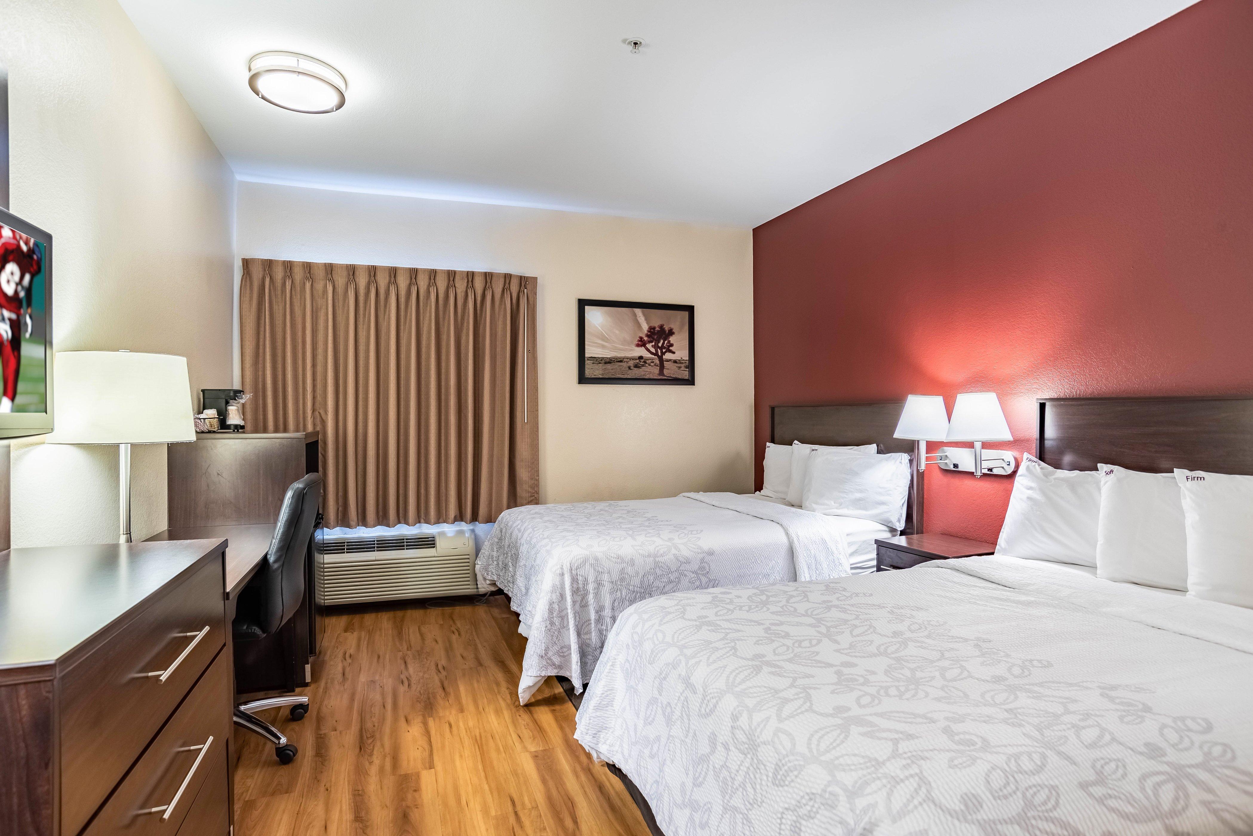 Red Roof Plus+ - Phoenix Airport Hotel 3*