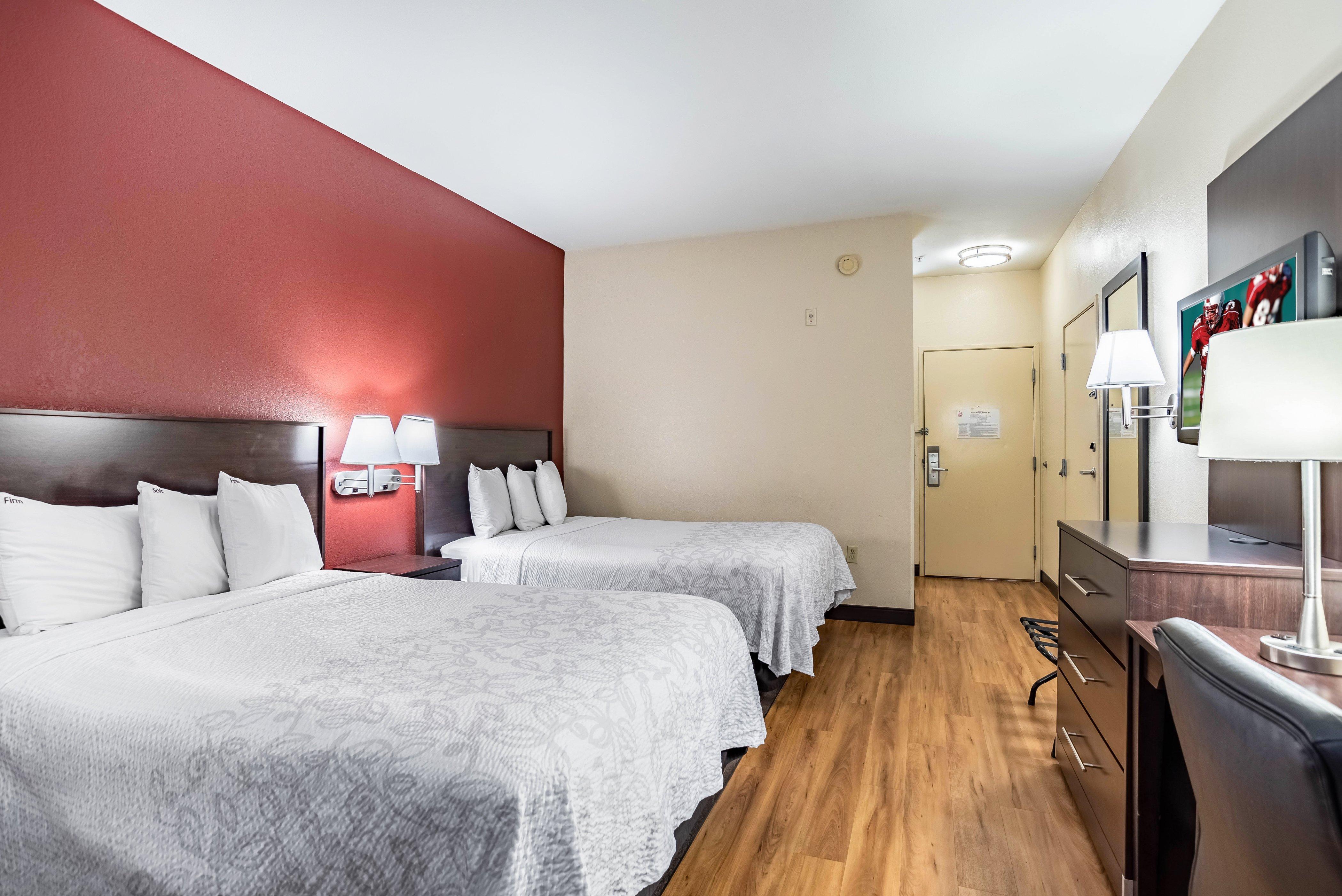 Red Roof Plus+ - Phoenix Airport Hotel