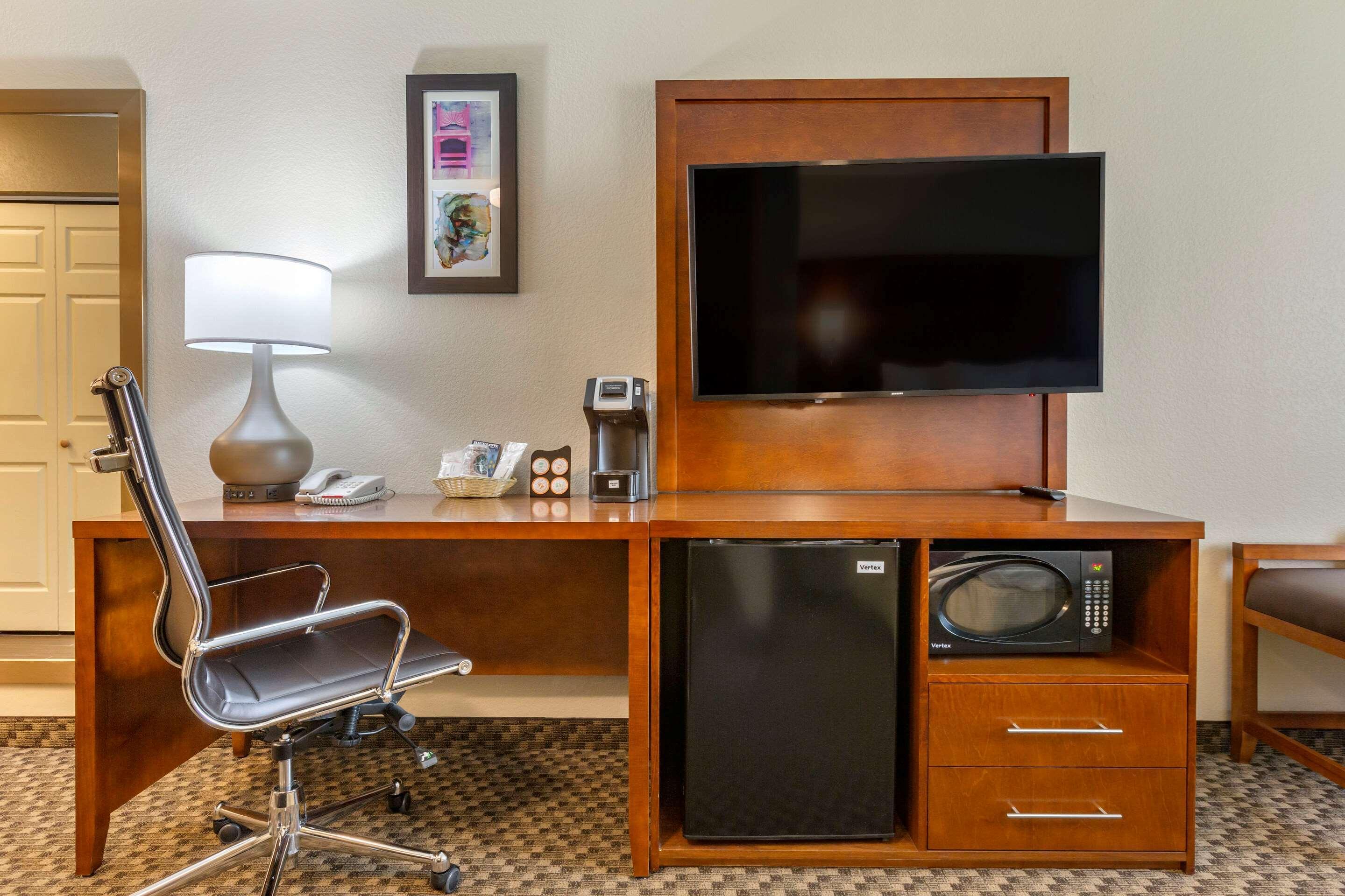 Comfort Phoenix Airport 3*