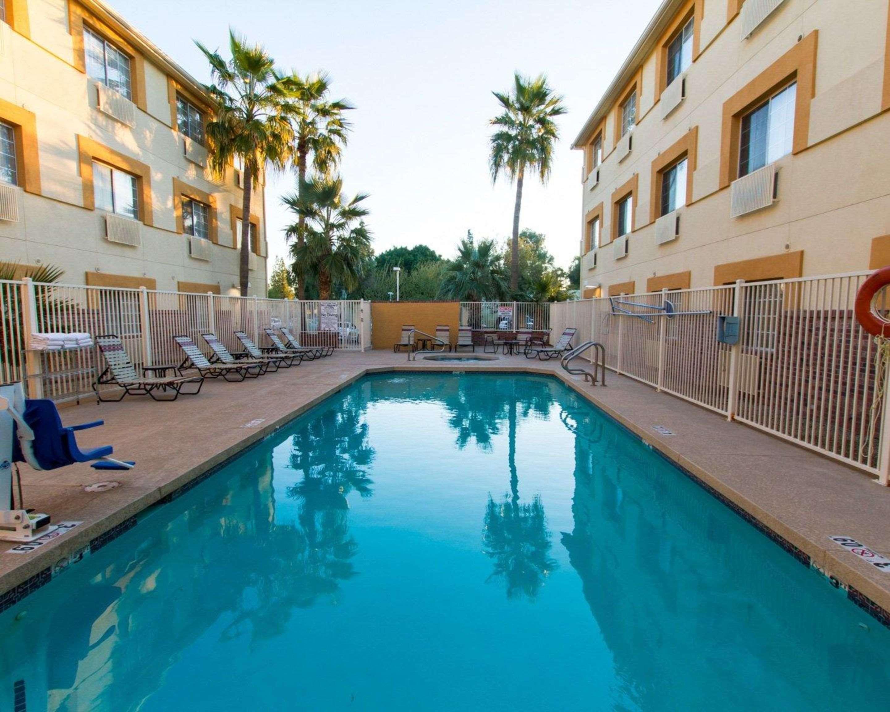 Comfort Phoenix Airport Hotel