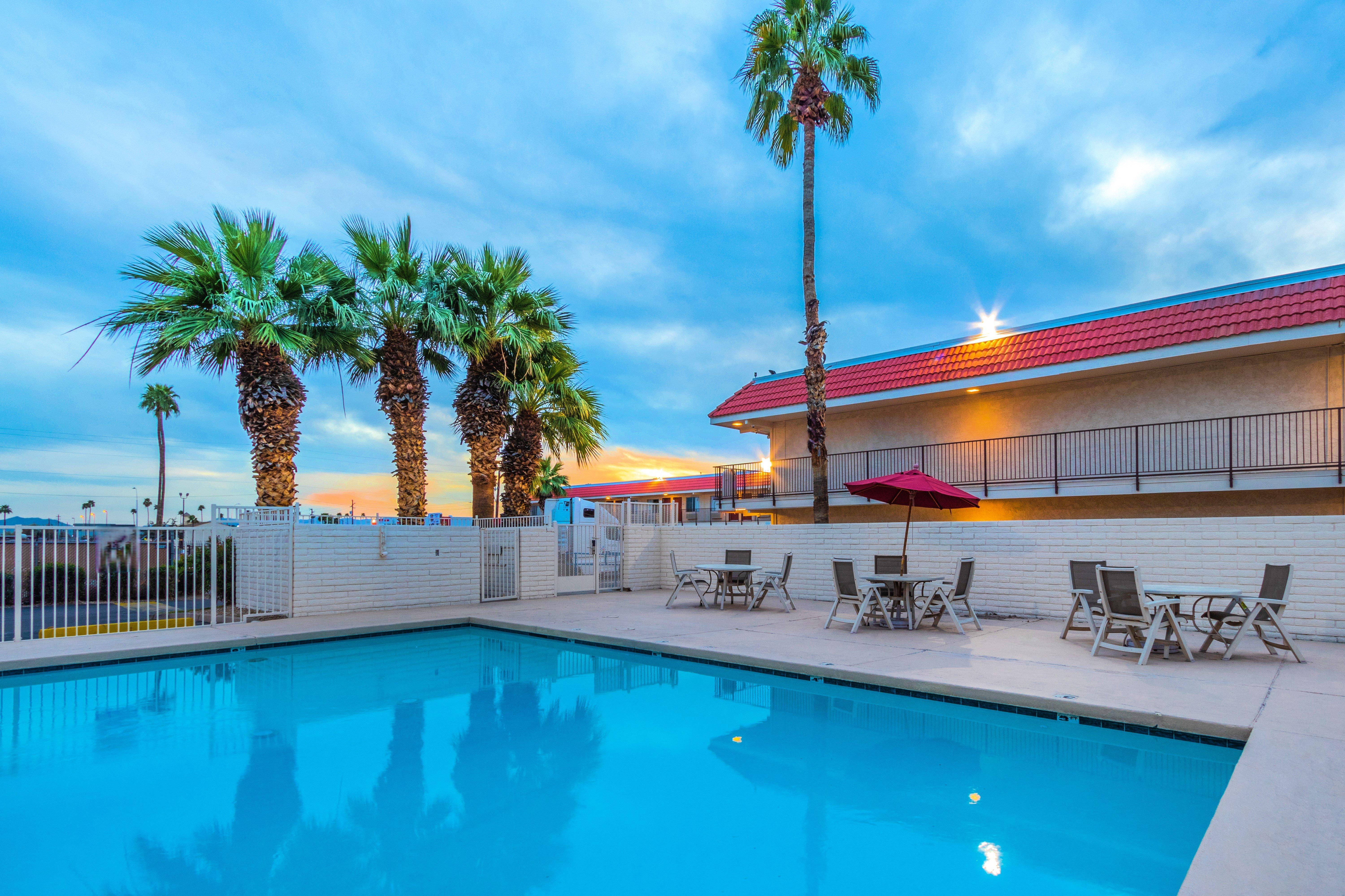 Red Roof Phoenix- Midtown Inn 2*