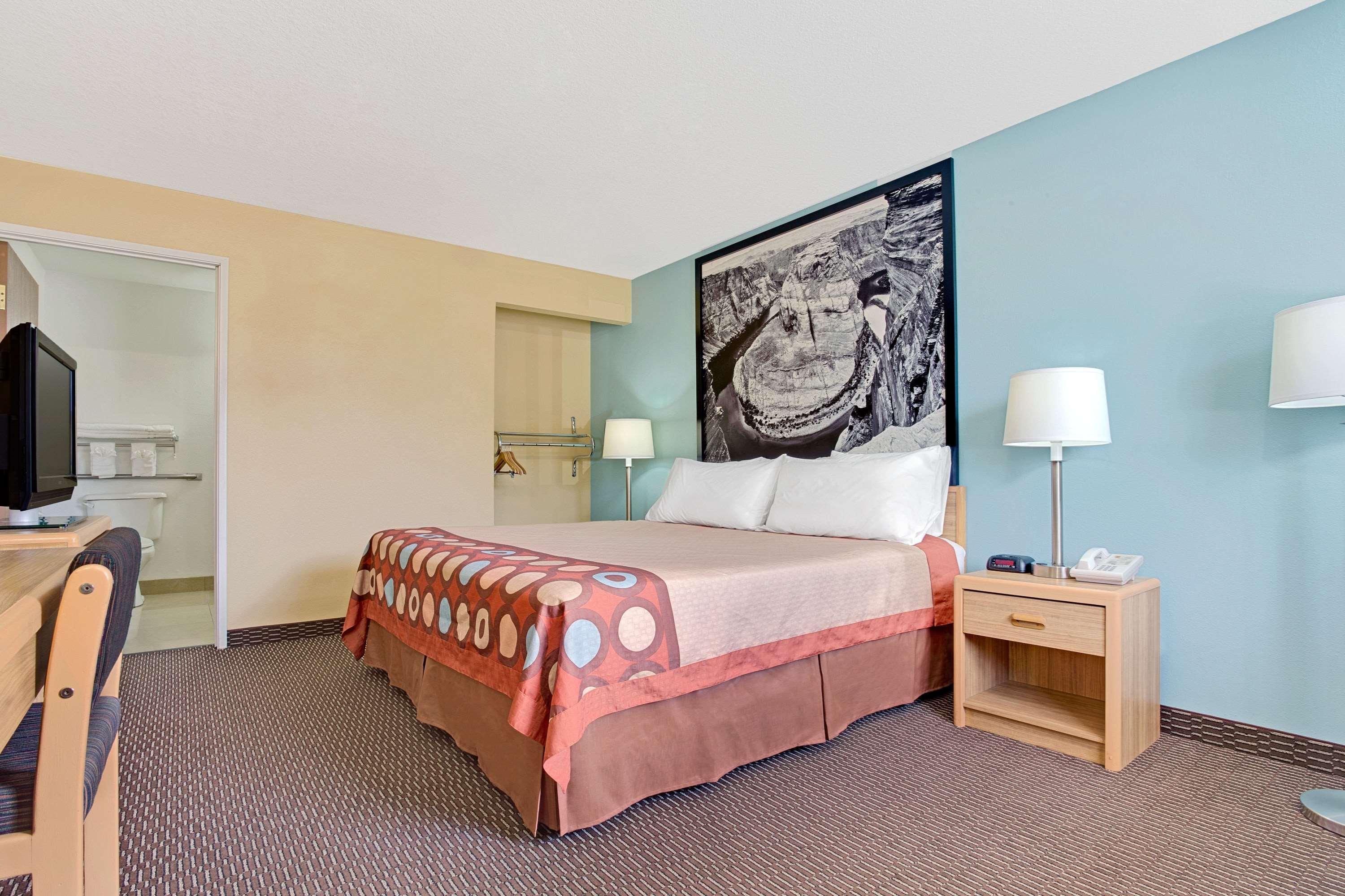 Super 8 By Wyndham Tucson/grant Road Area Az Hotel