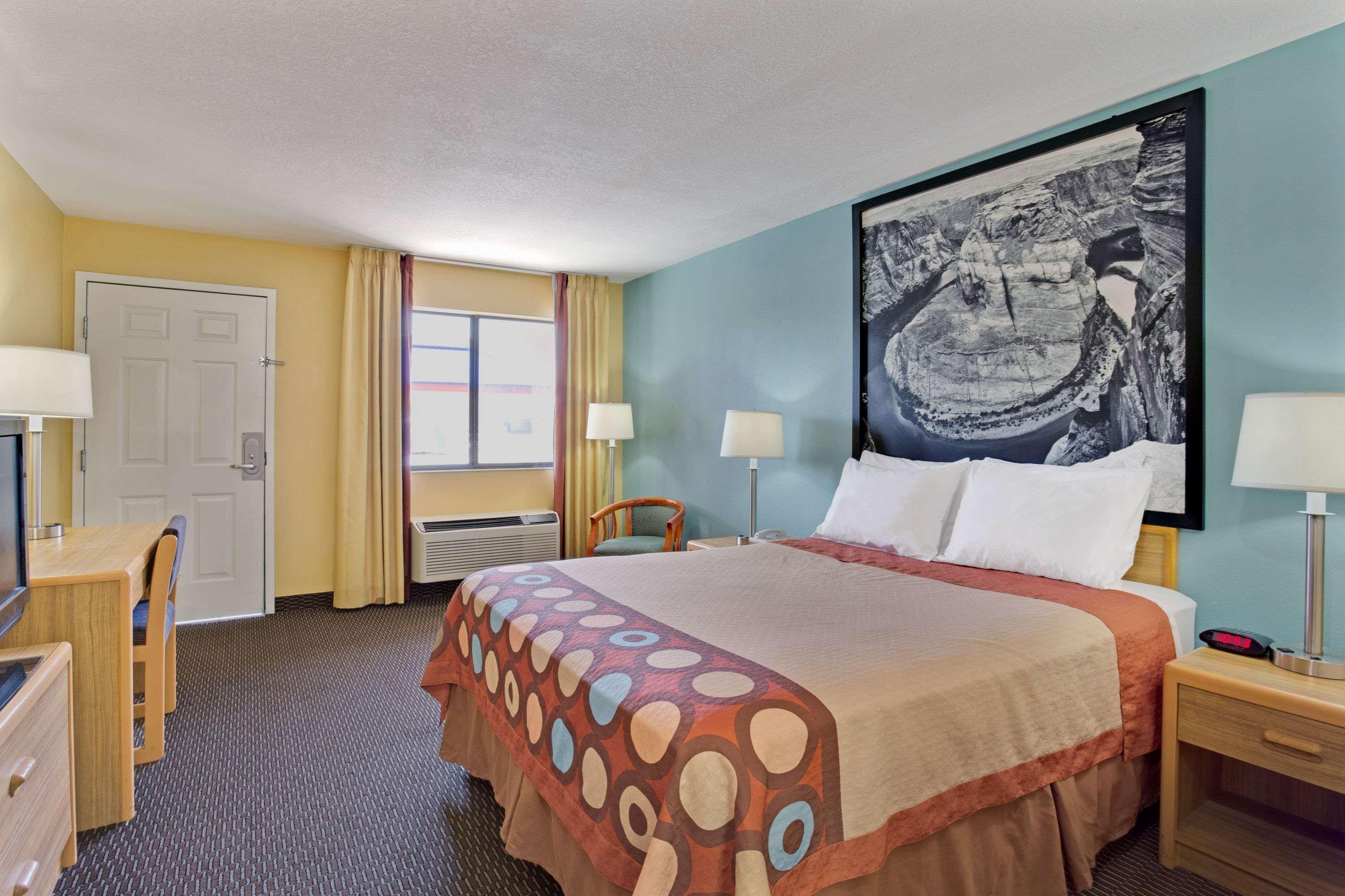 Super 8 By Wyndham Tucson/grant Road Area Az Hotel 2*