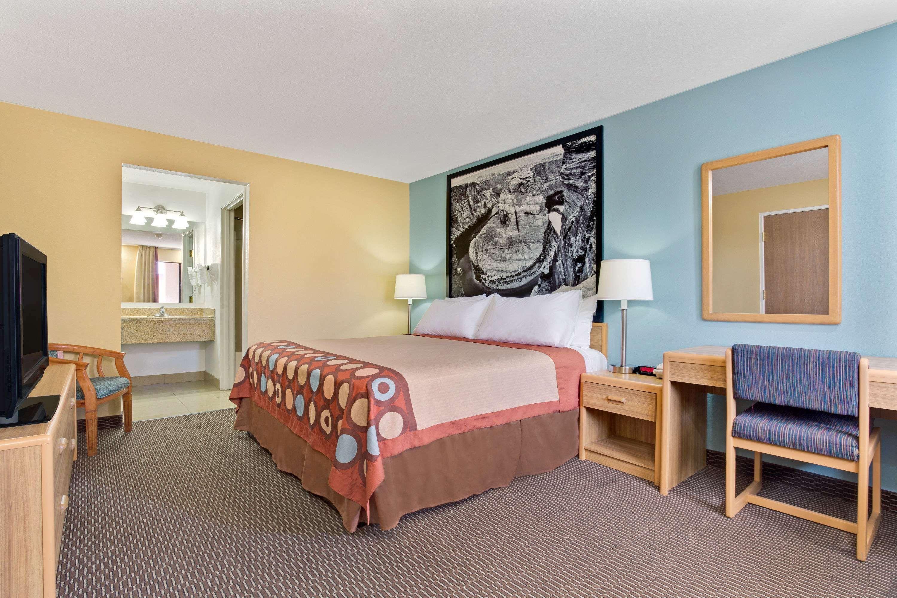 Hotel Super 8 By Wyndham Tucson/grant Road Area Az 2*