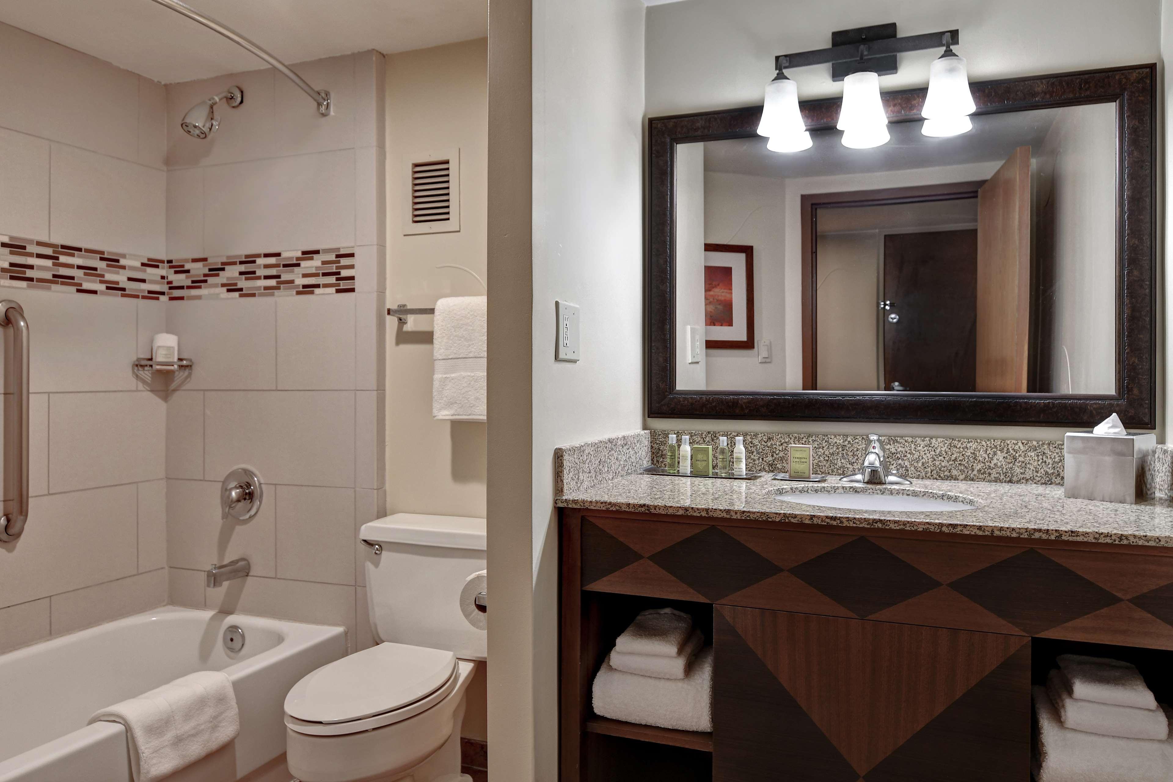 Doubletree By Hilton Phoenix- Hotel 4*