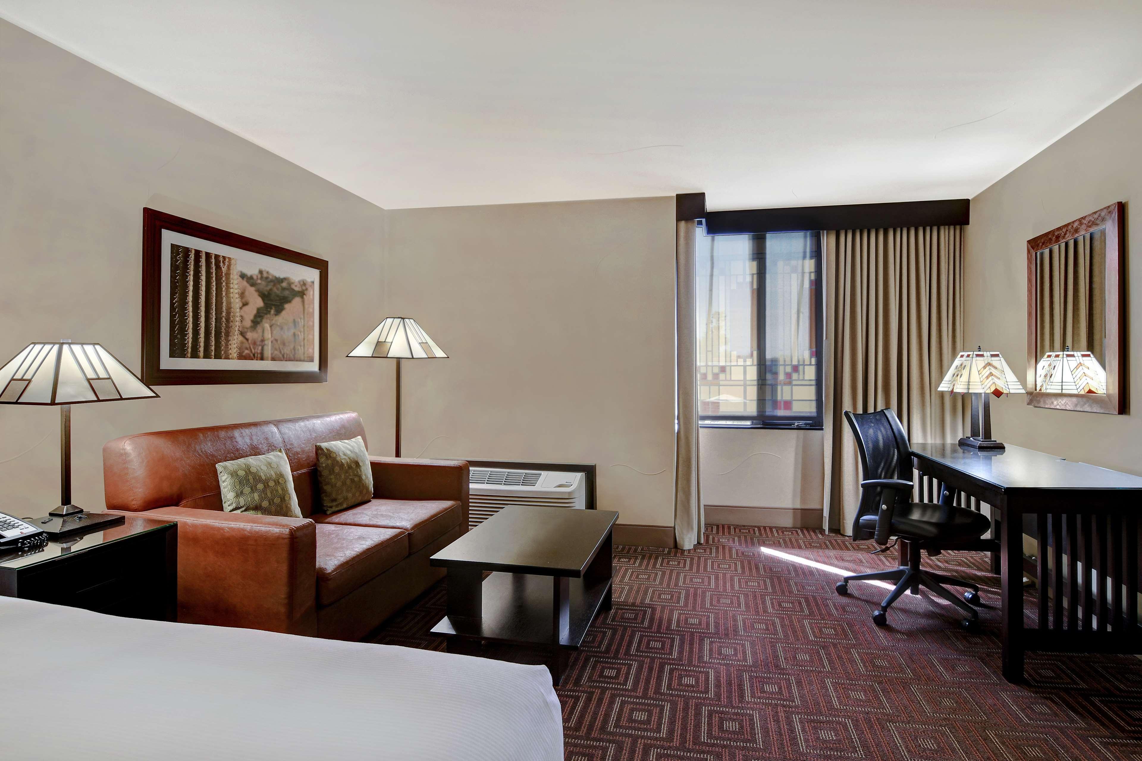 Doubletree By Hilton Phoenix- Hotel