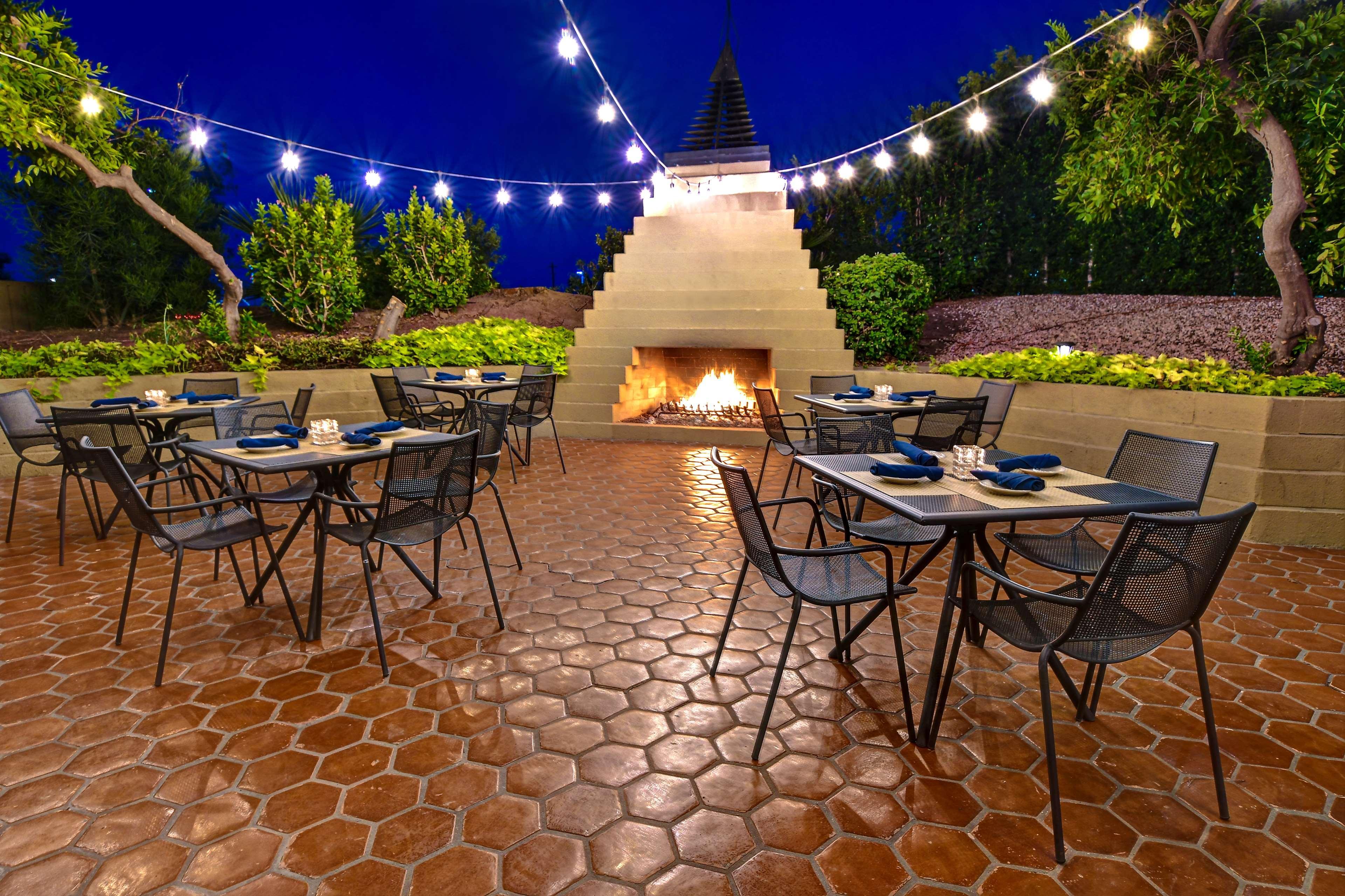 Doubletree By Hilton Phoenix-