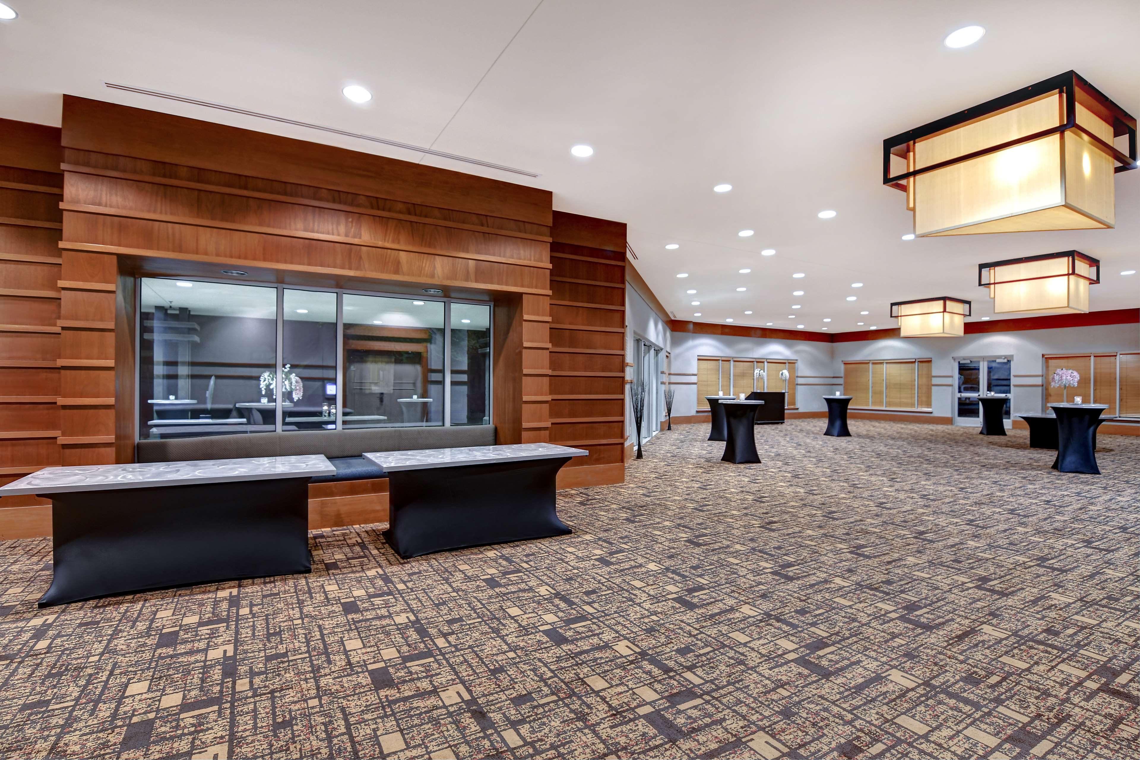 Doubletree By Hilton Phoenix-