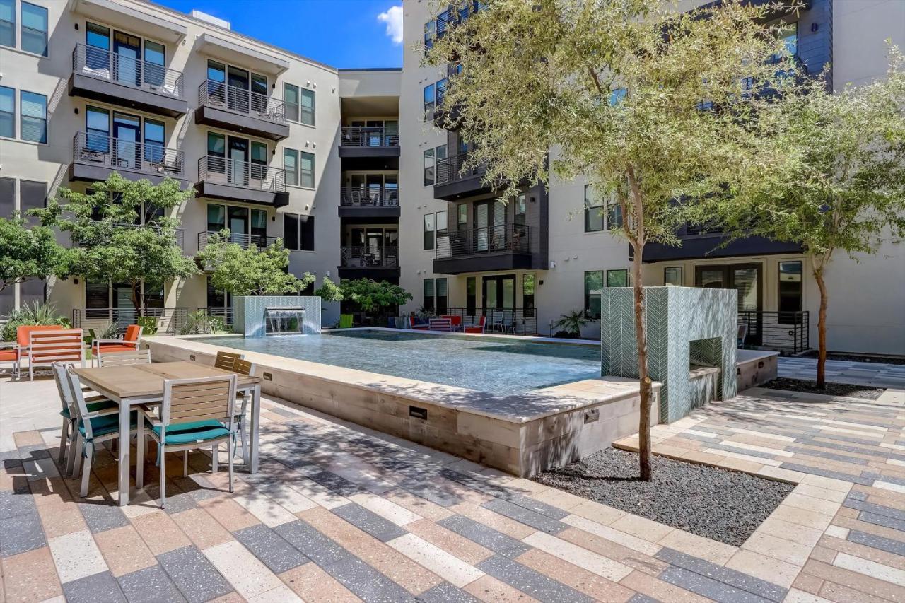Apartment Frontdesk Vela At Town Apts
