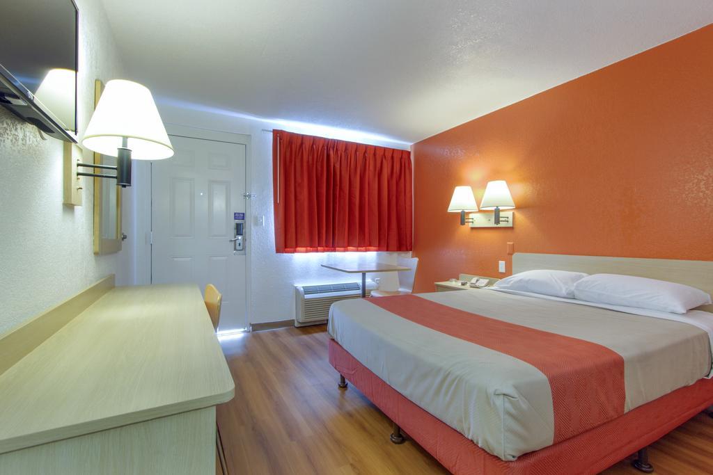 Hotel Phoenix Inn