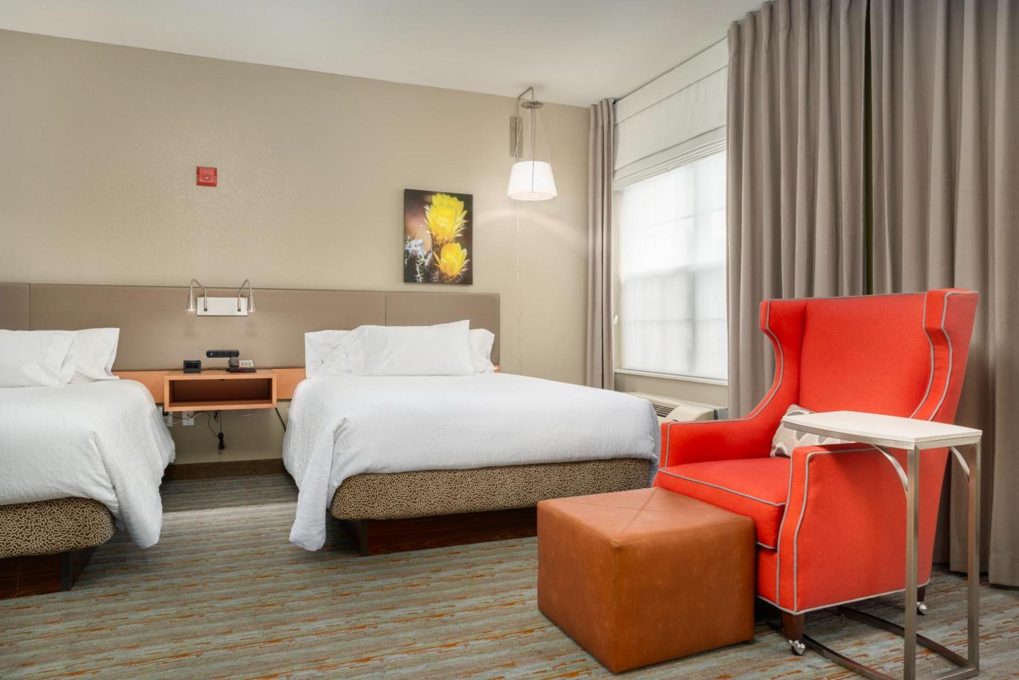 Hilton Garden Airport 3*