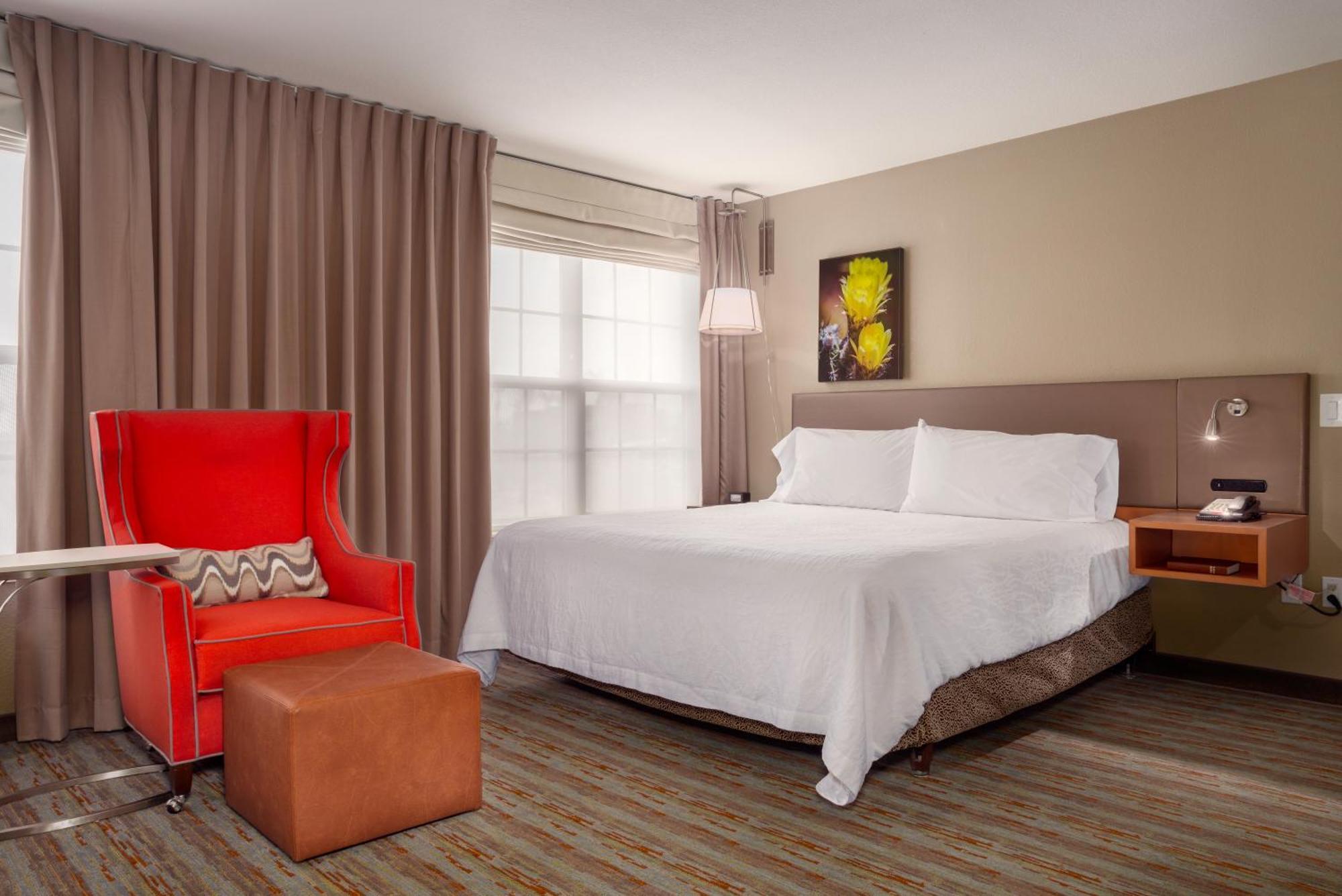 Hilton Garden Airport 3*