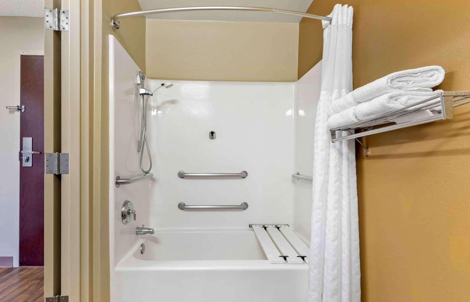 Extended America - - Midtown Hotel