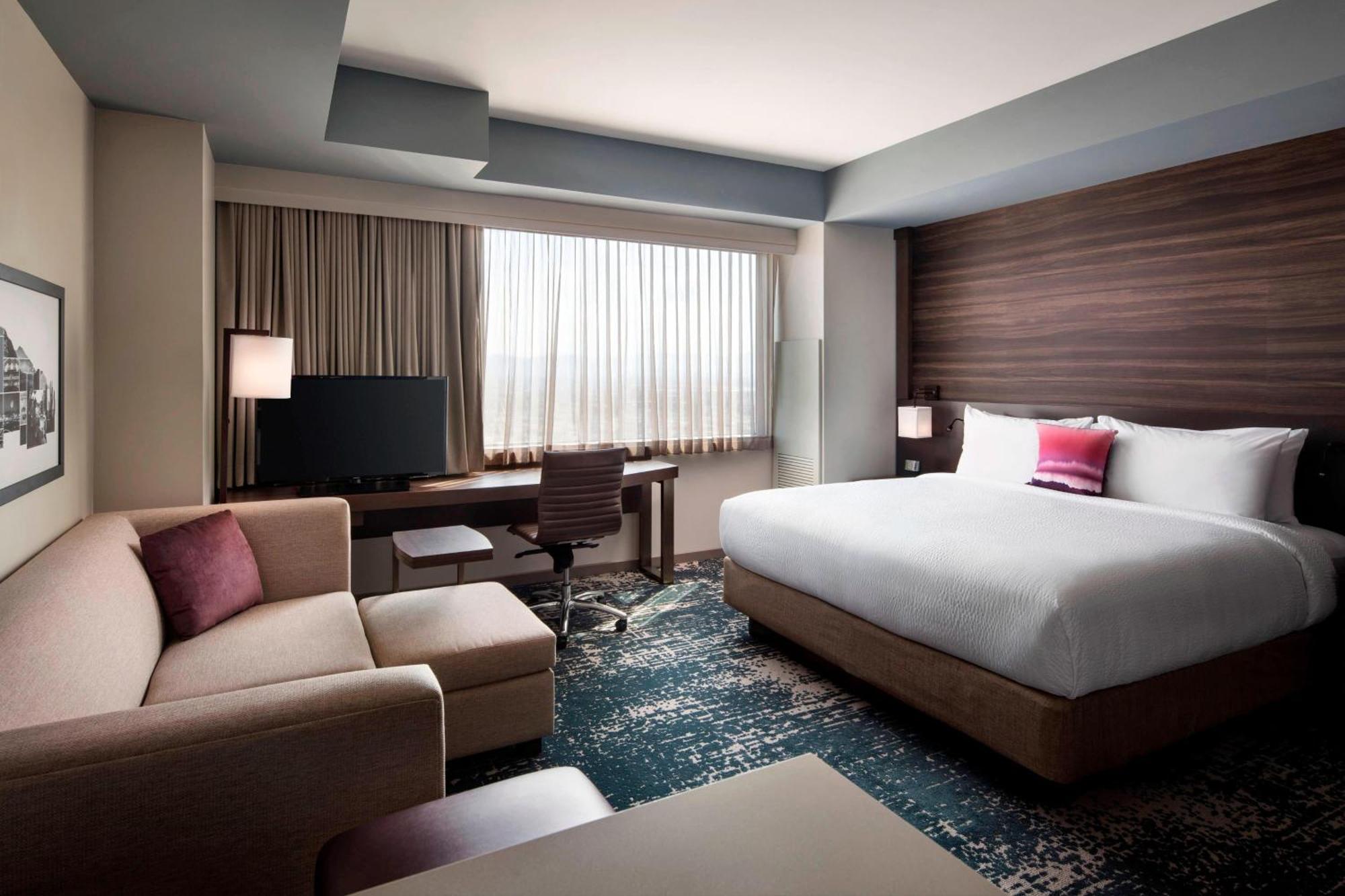 By Marriott Downtown 3*