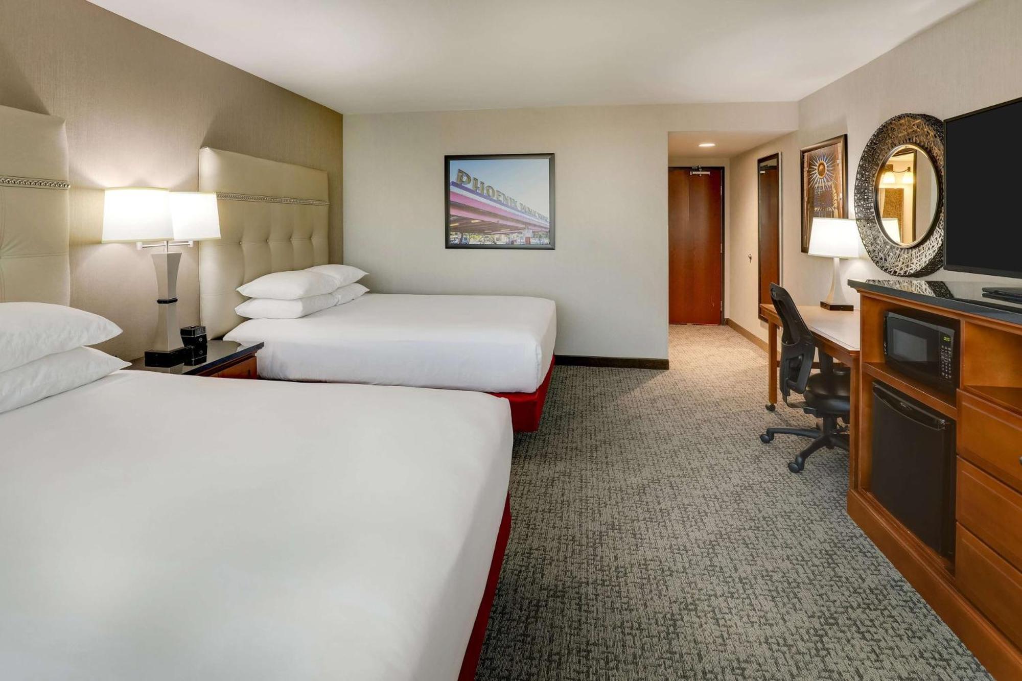 Hotel Drury & Airport