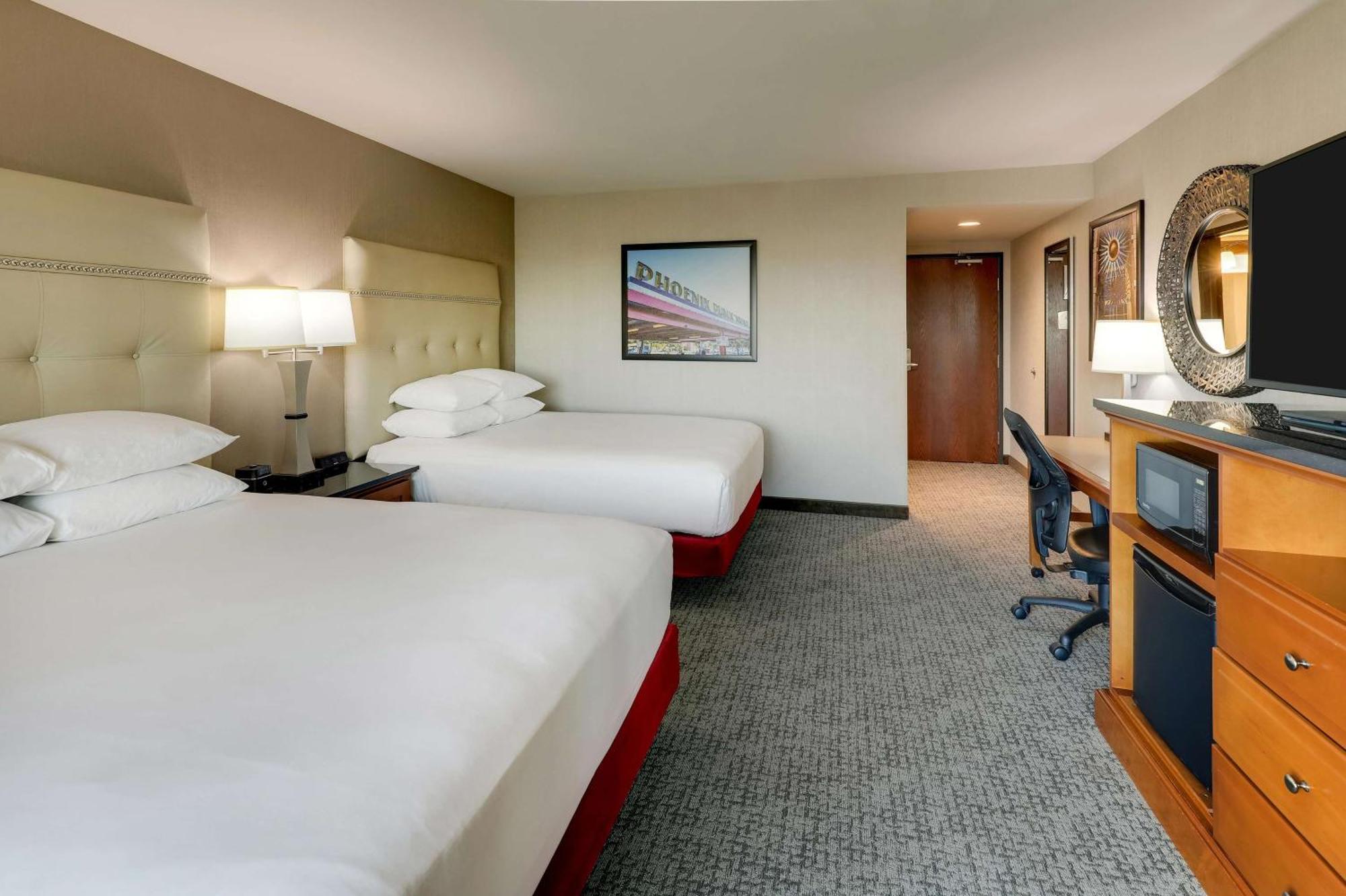Drury & Airport Hotel 3*