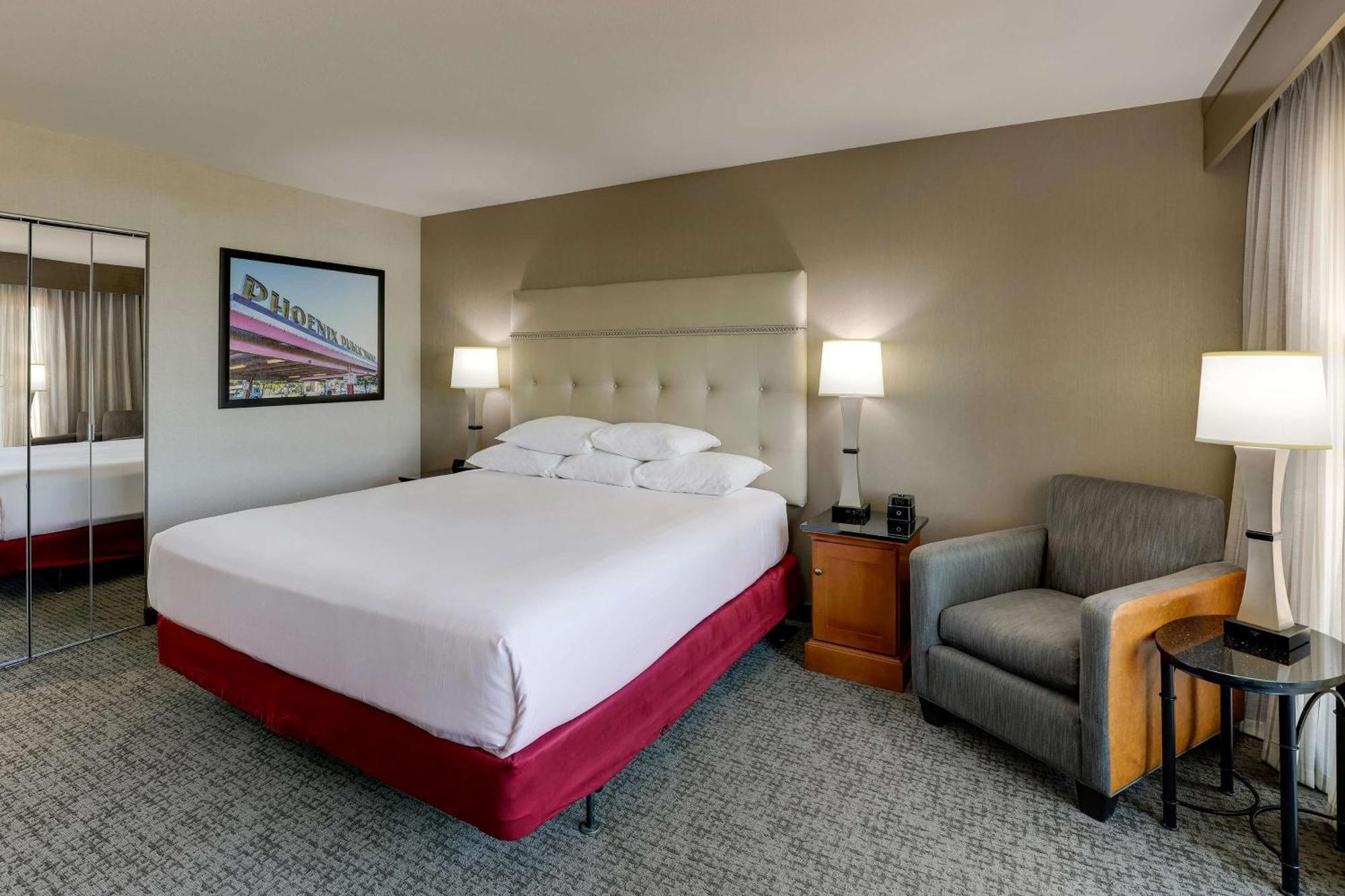 Drury & Airport Hotel 3*