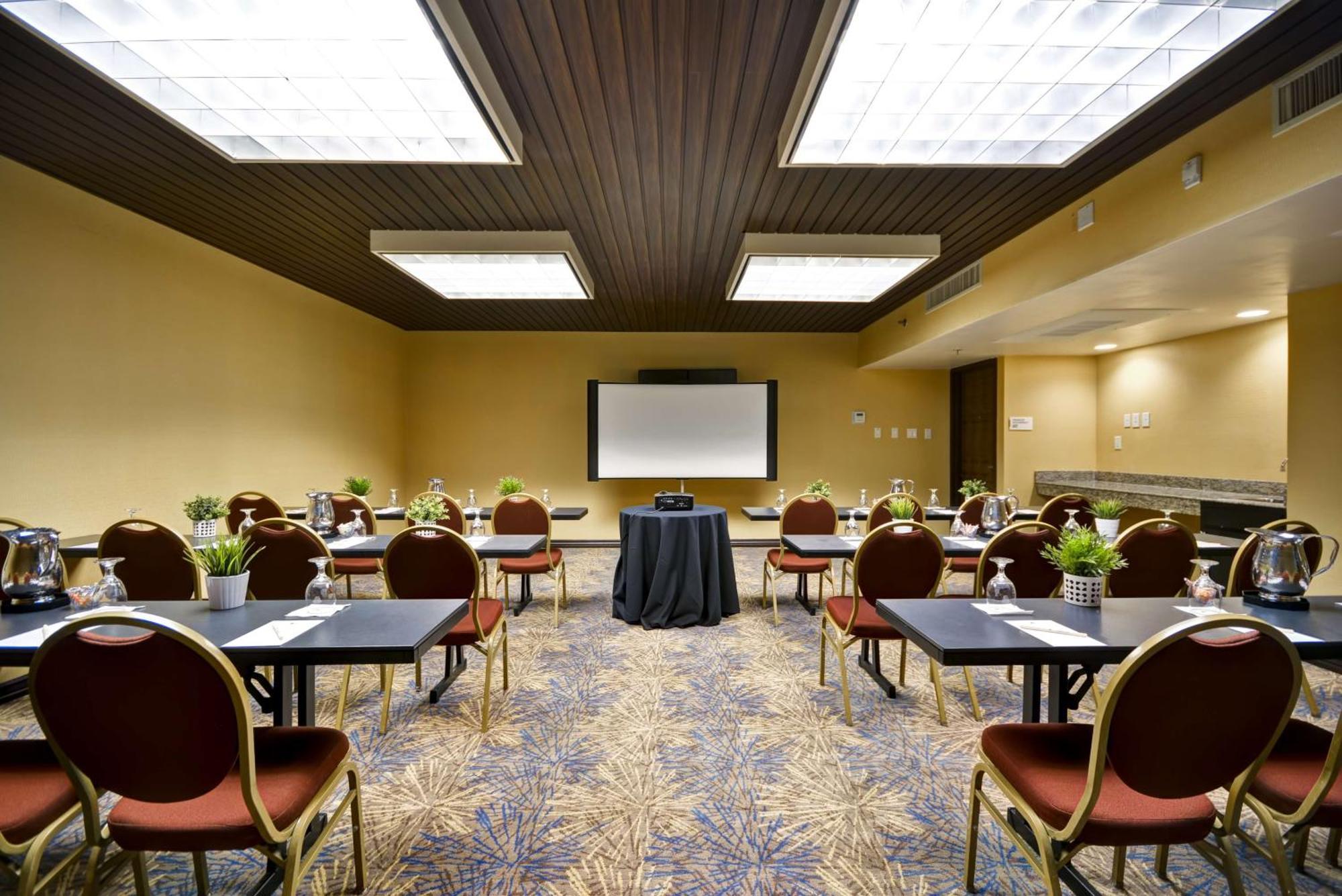 Doubletree By Hilton North 4*