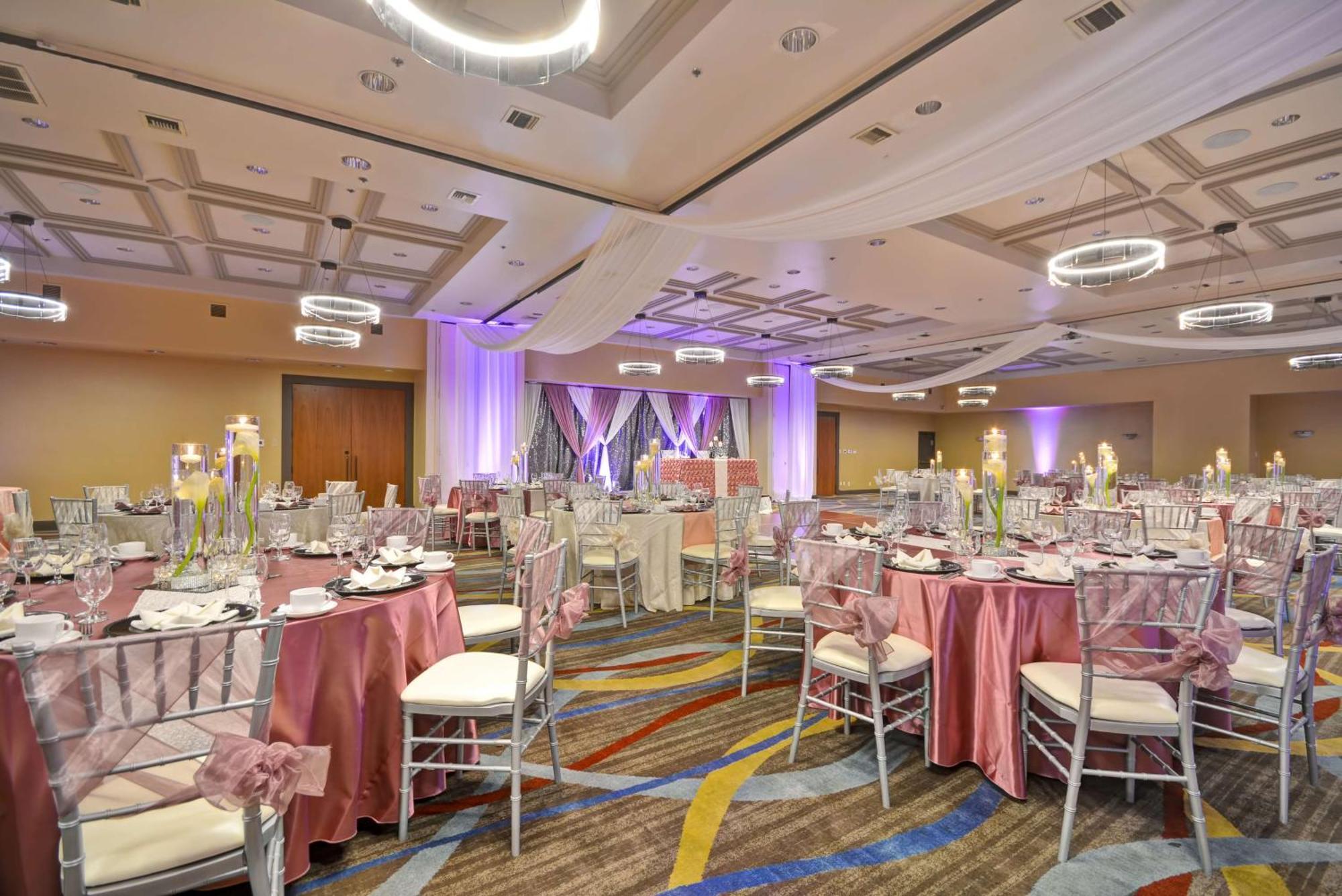 Doubletree By Hilton North Hotel 4*