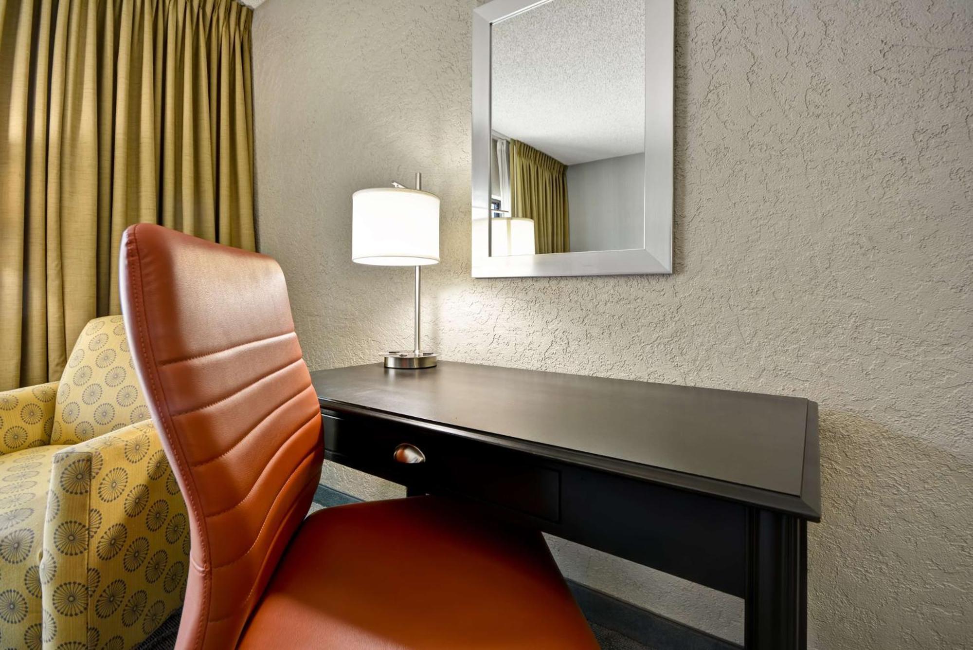 Doubletree By Hilton North Hotel