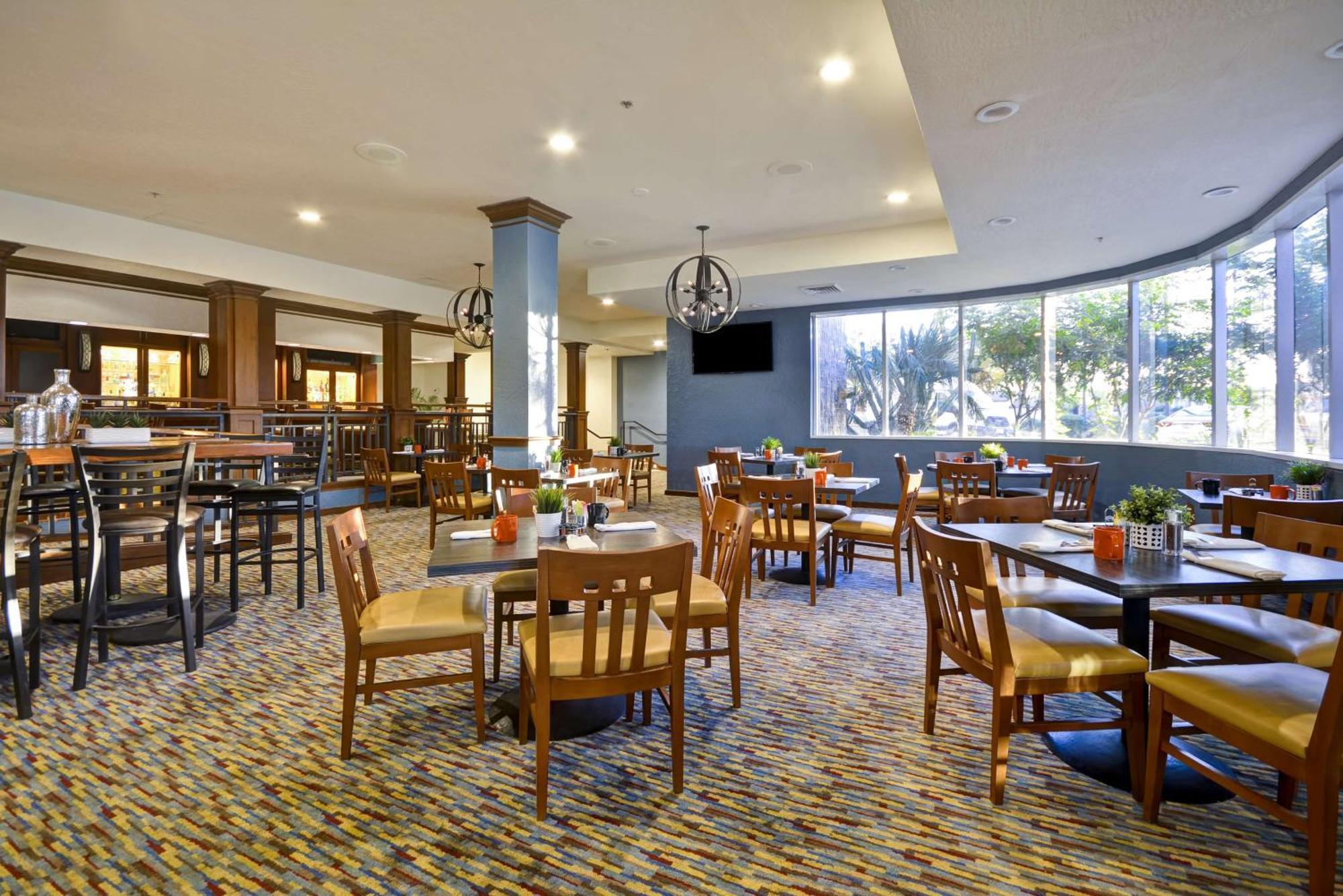 Doubletree By Hilton North Hotel 4*