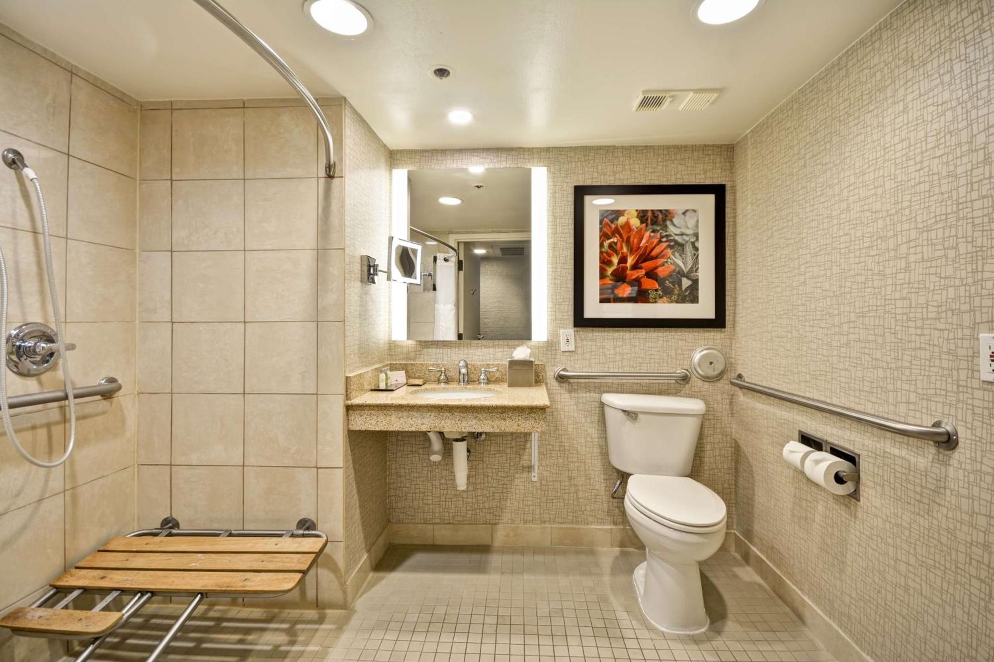 Doubletree By Hilton North Hotel