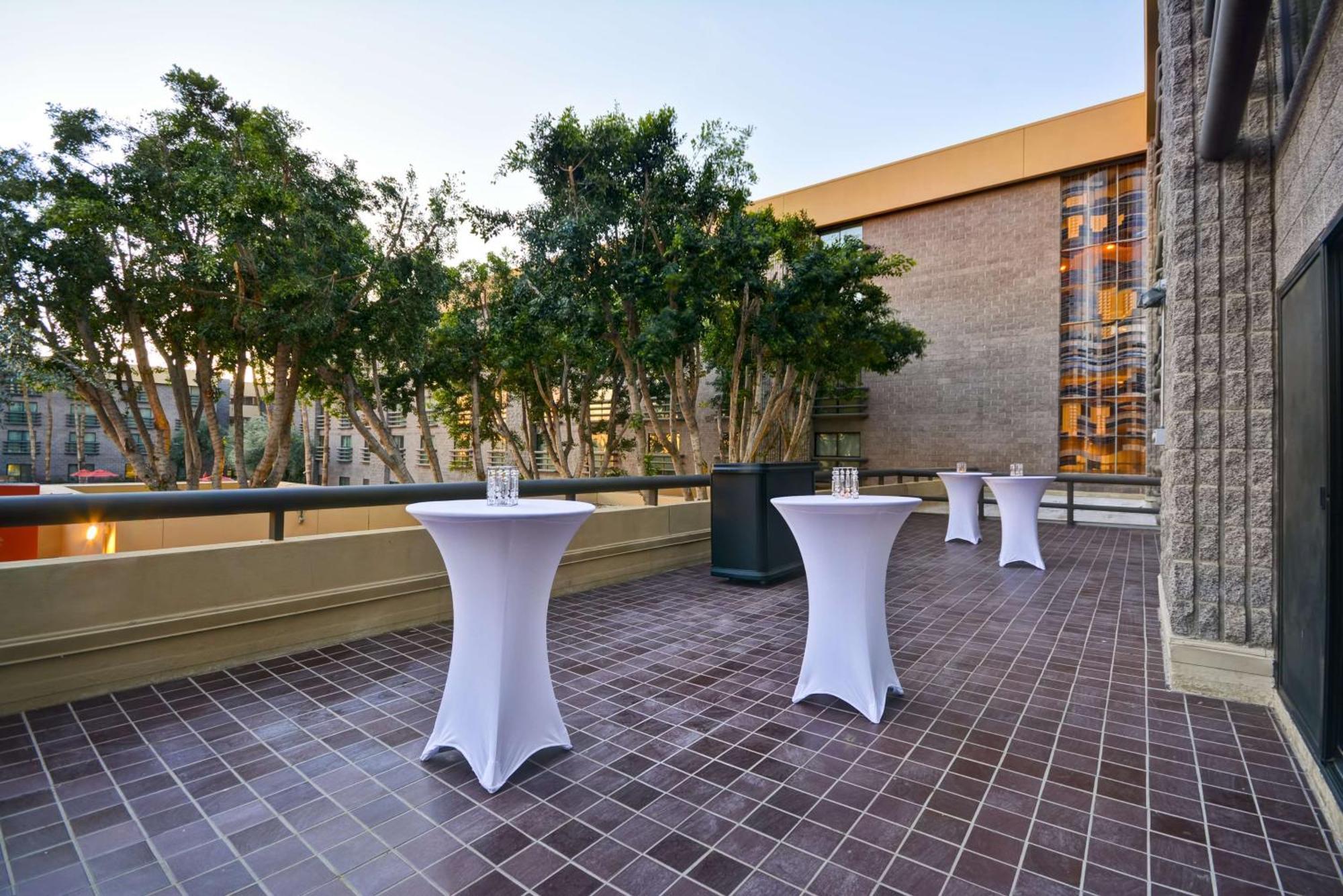 Doubletree By Hilton North Hotel
