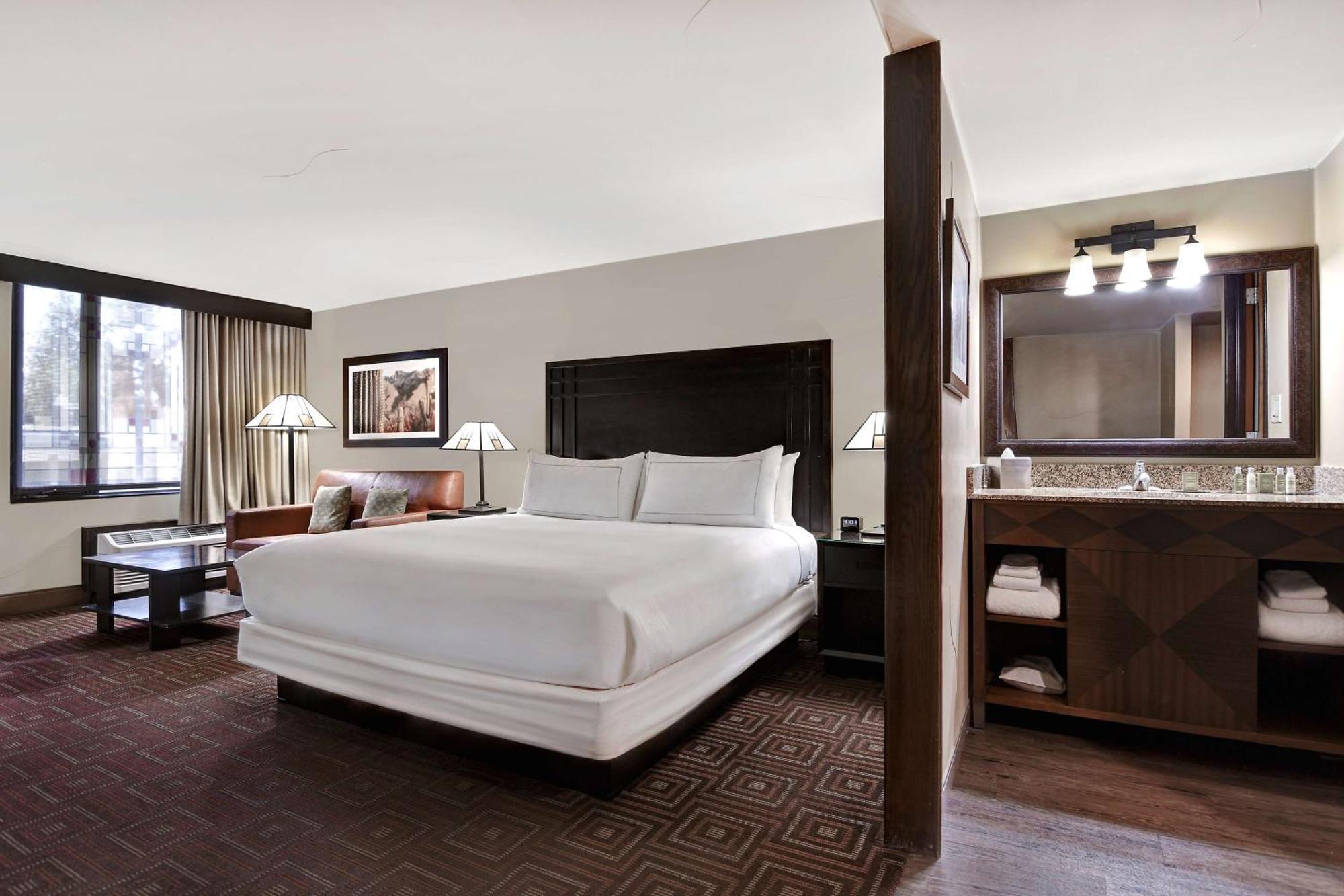 Doubletree By Hilton Phoenix- Hotel