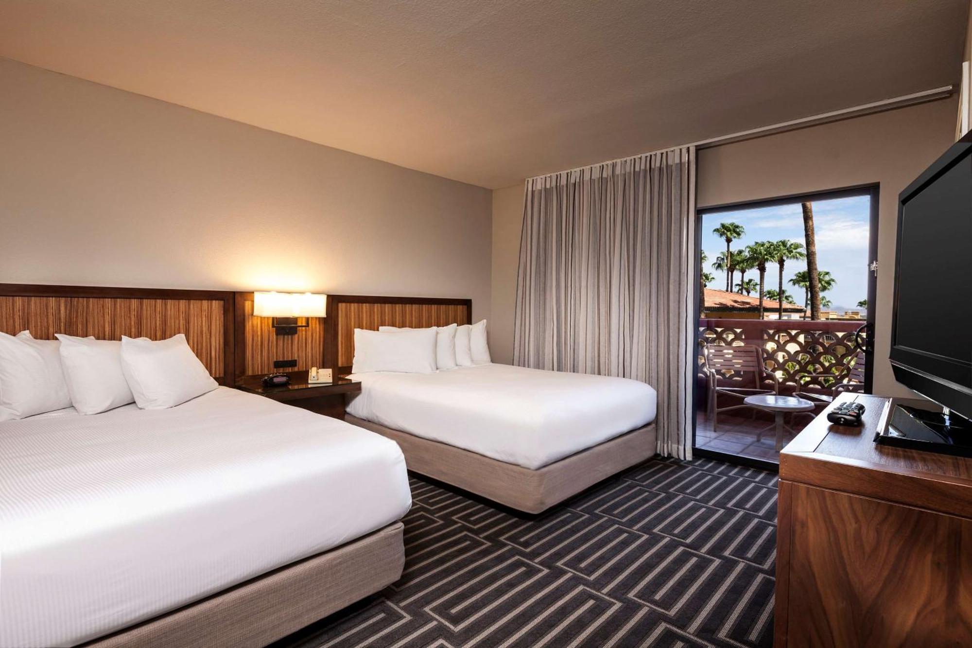 Hilton Tapatio Cliffs Resort 3*