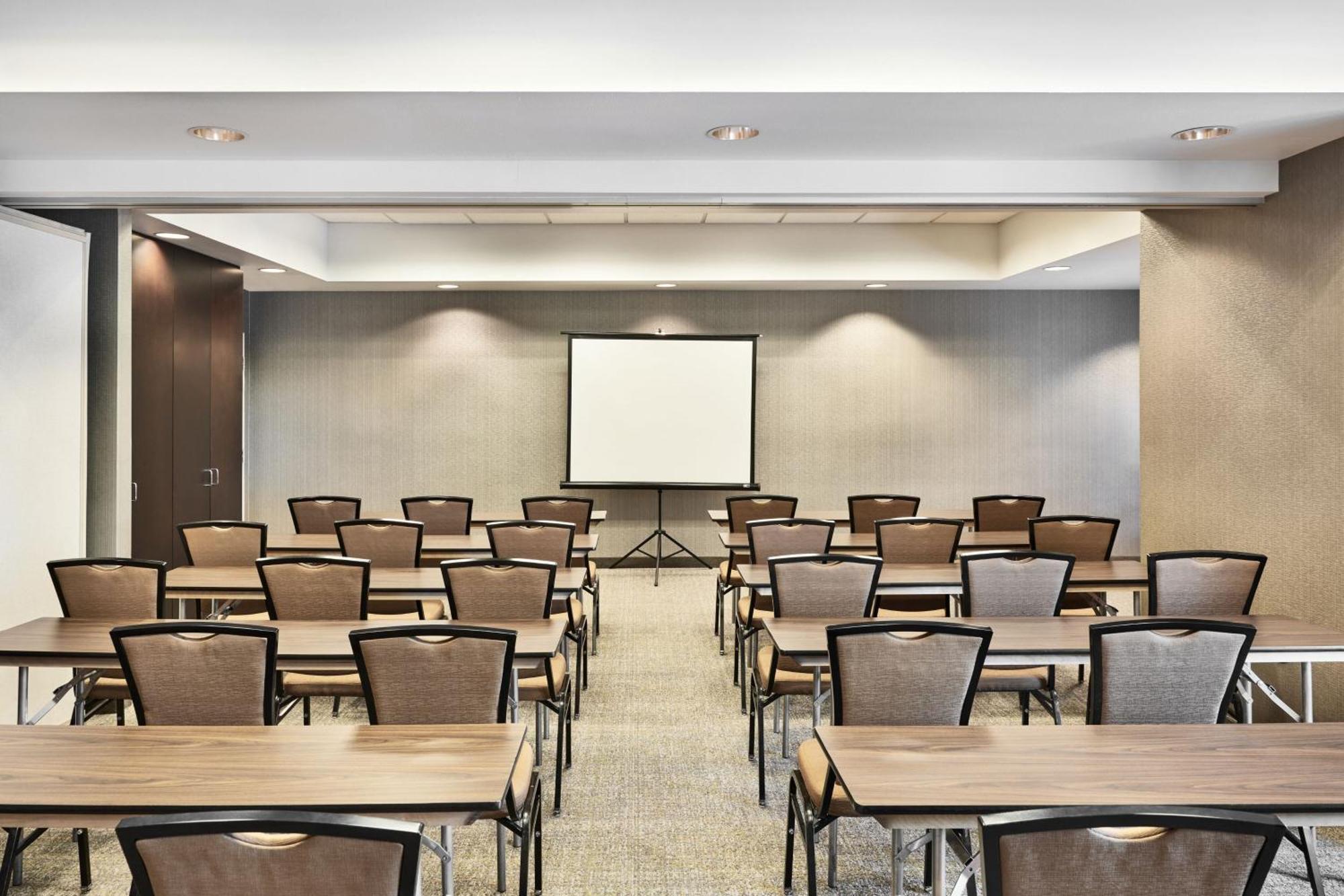 Springhill Phoenix Airport Hotel