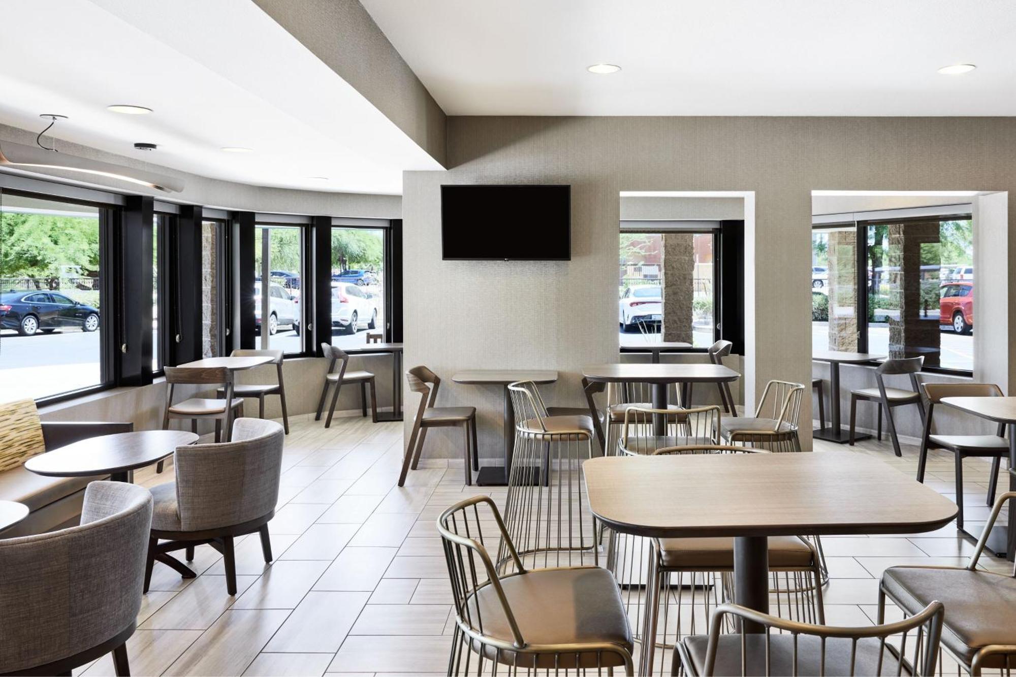 Springhill Phoenix Airport Hotel 3*