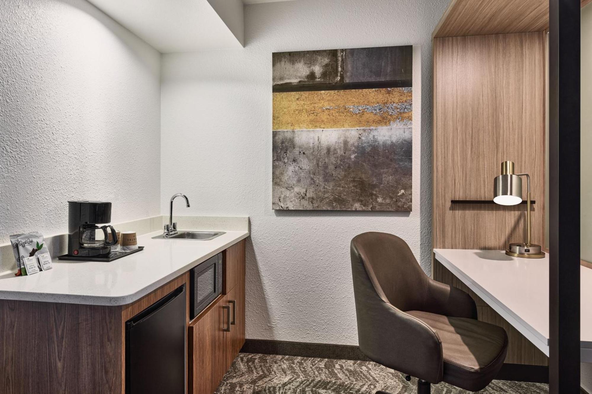Springhill Phoenix Airport 3*