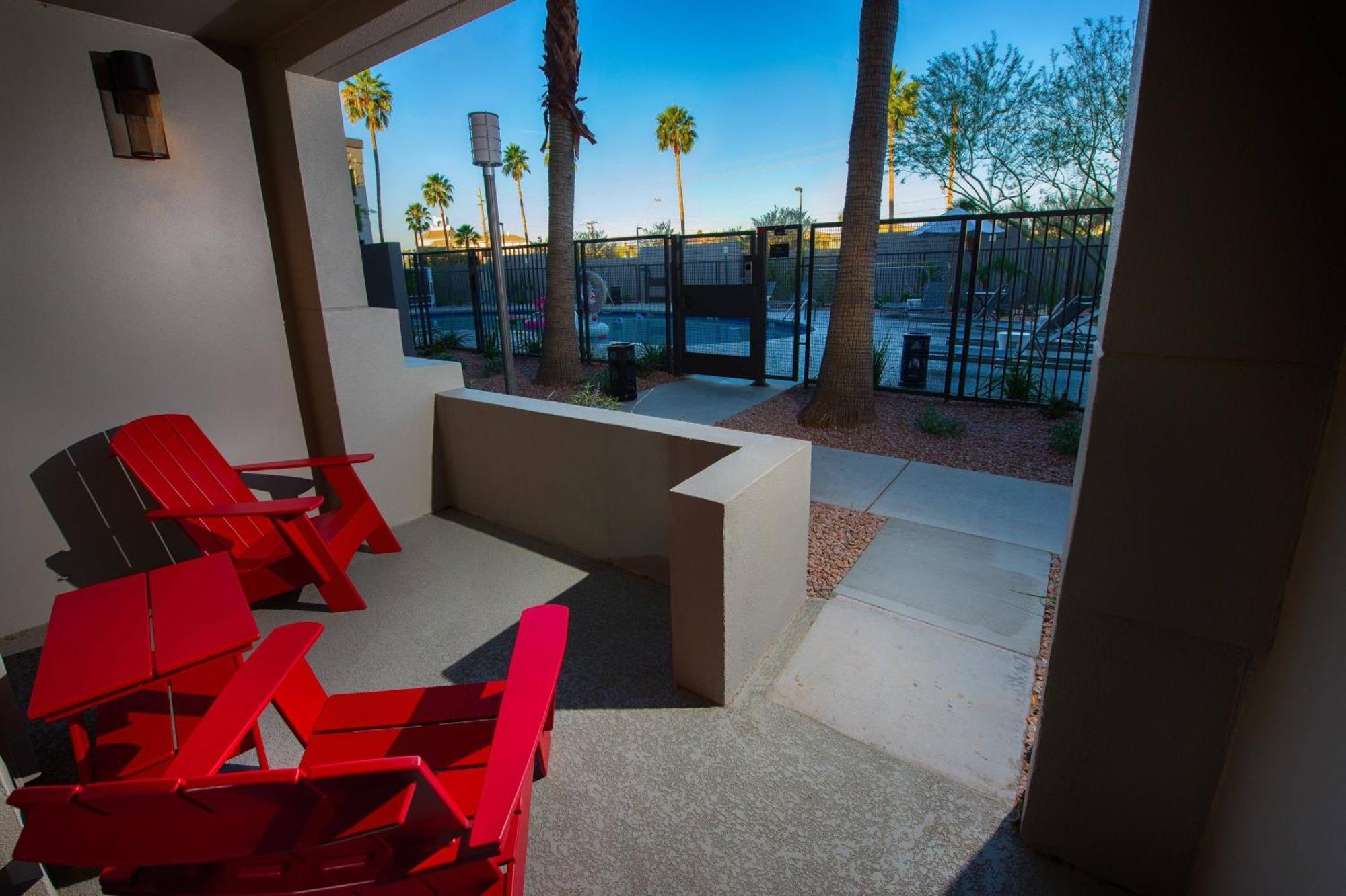 Moxy Phoenix Tempe/asu Area Hotel