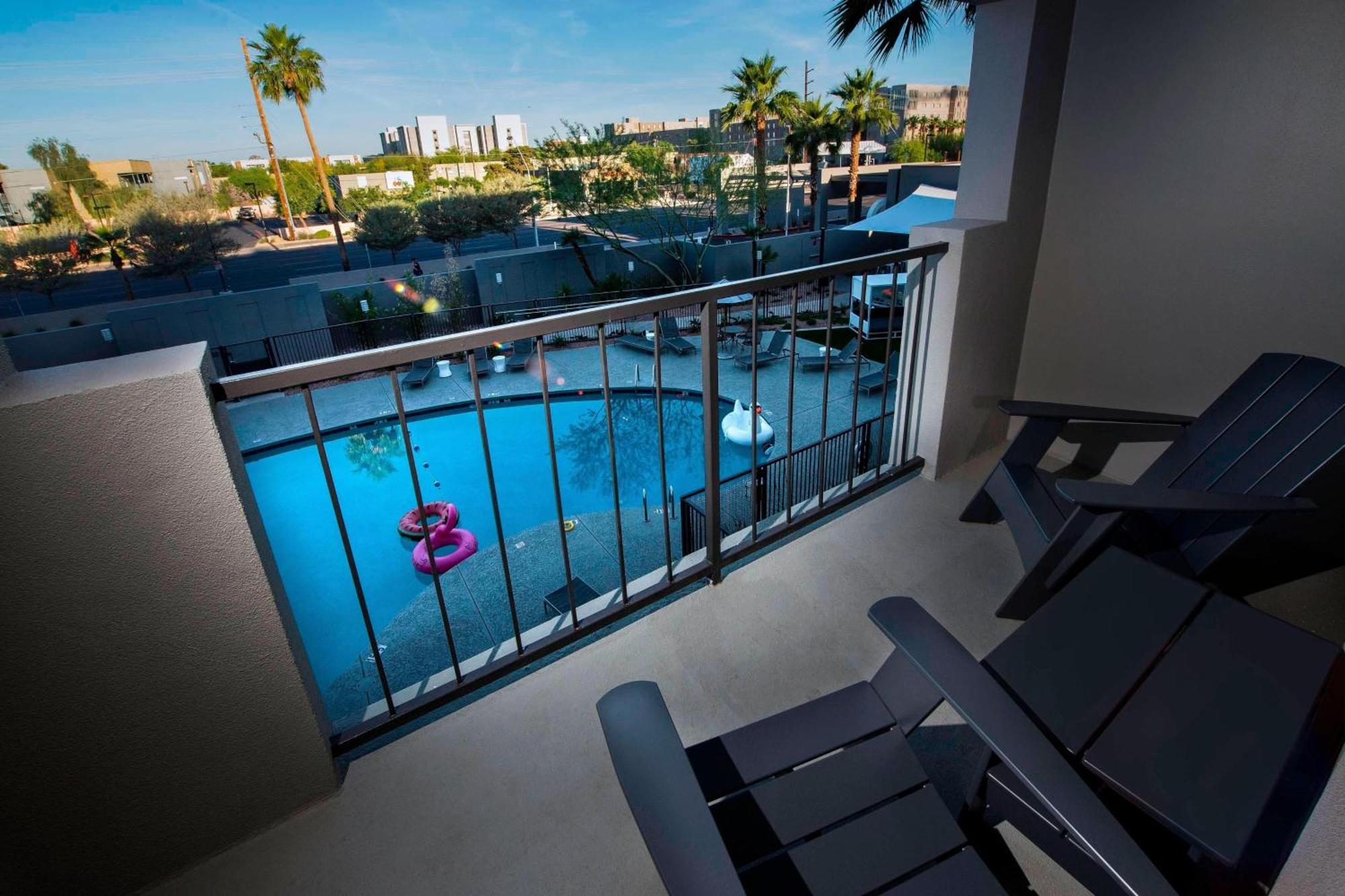 Moxy Phoenix Tempe/asu Area Hotel Tempe