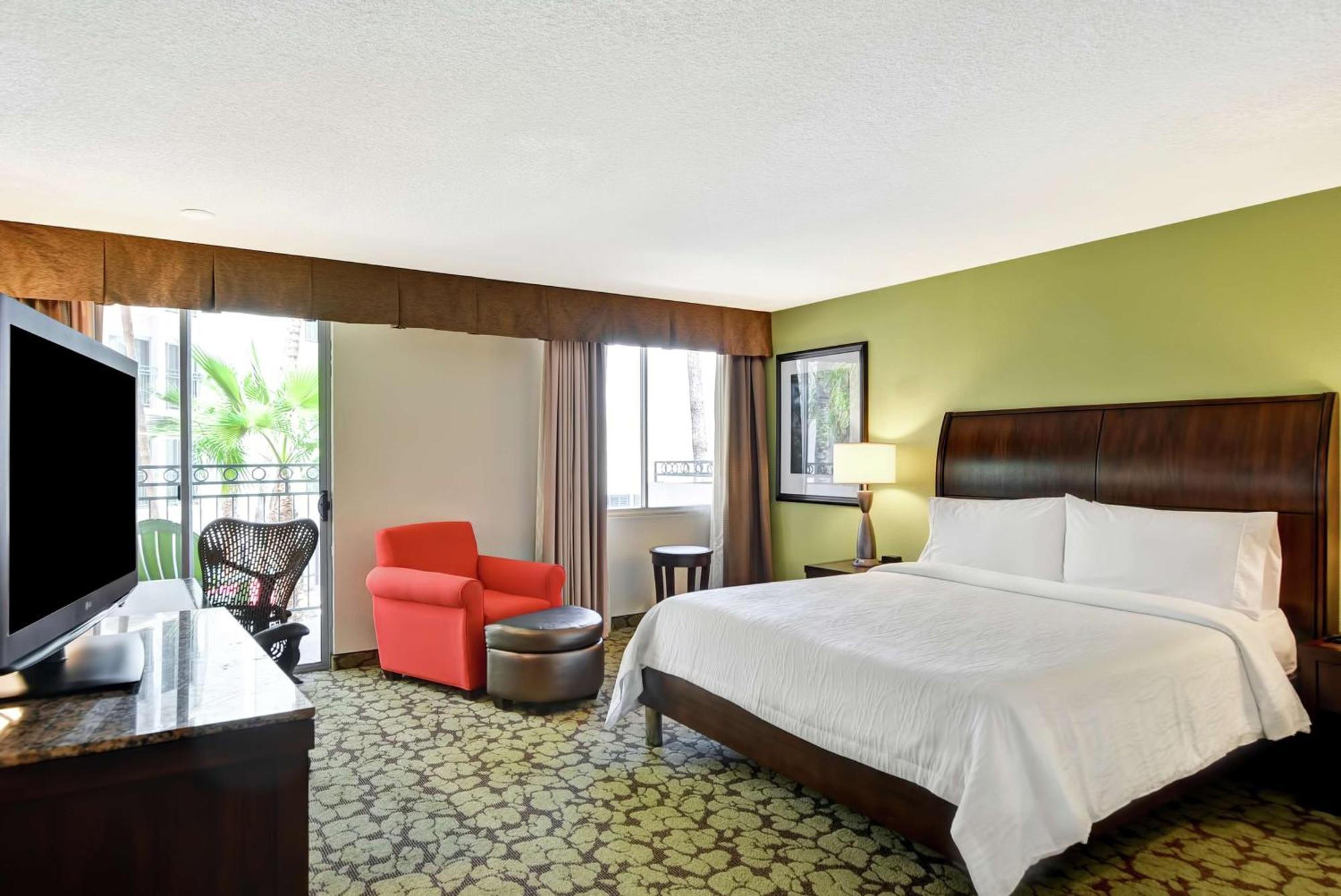 Hilton Garden Midtown 3*