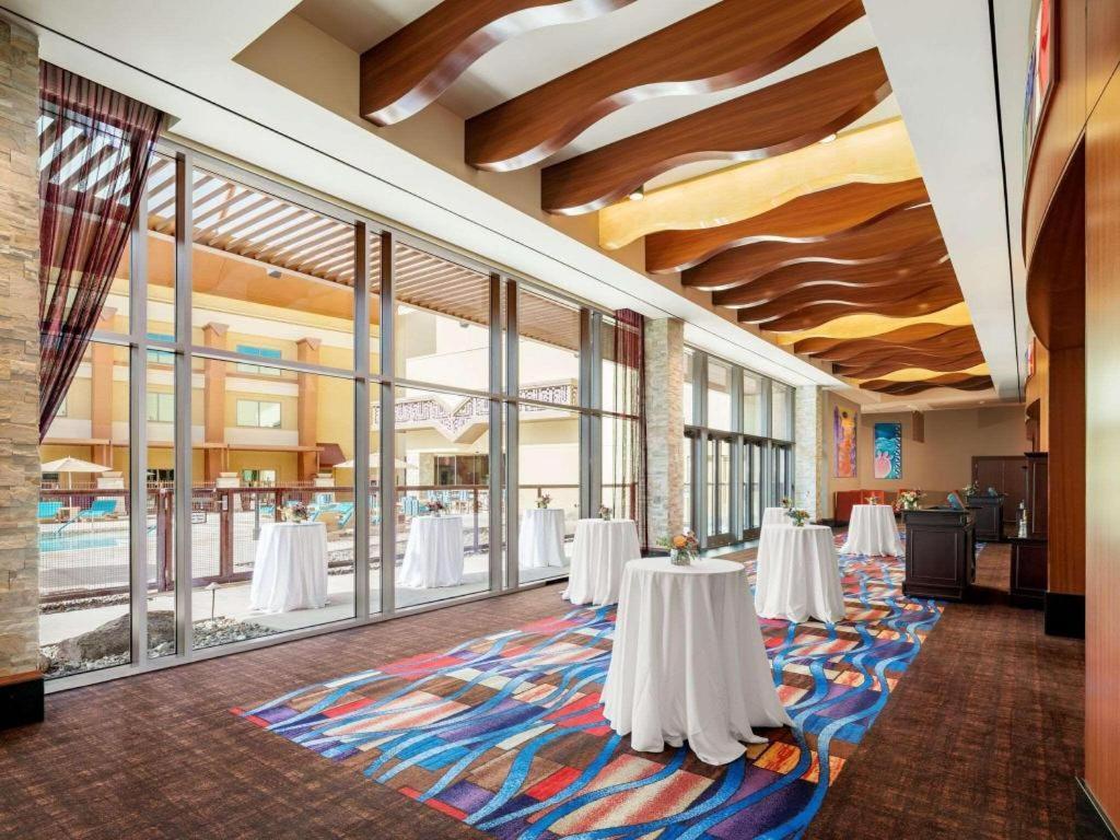 Hotel Vee Quiva & Casino