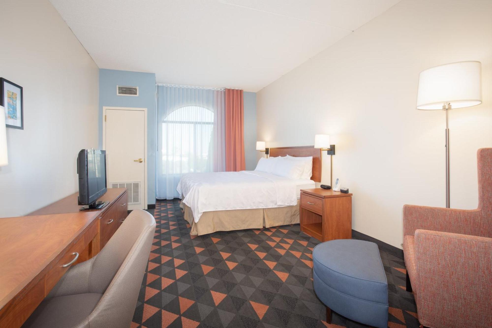& - West Phoenix Area By Ihg Goodyear