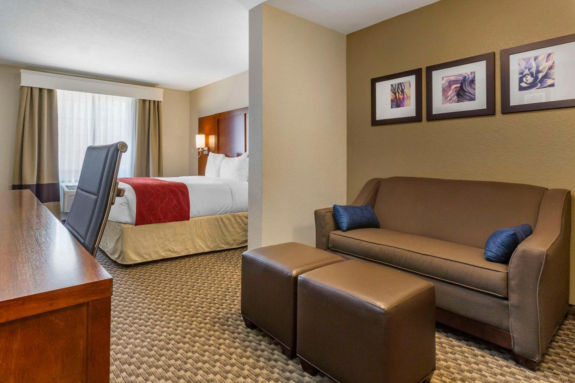 Comfort Phoenix Airport 3*